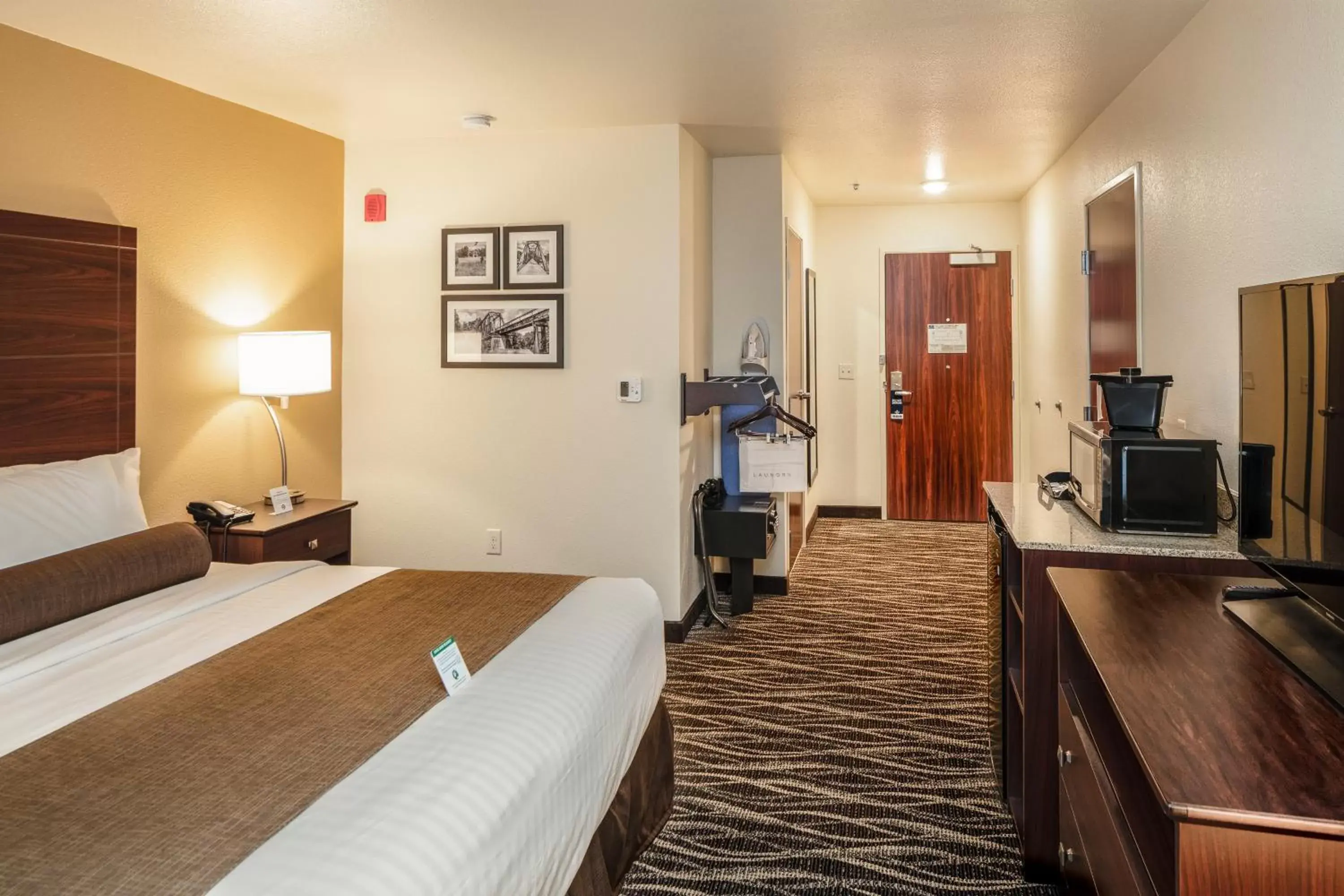 King Room - Disability Access in Cobblestone Inn & Suites Fairfield Bay King Room - Disability Access in Cobblestone Inn & Suites Fairfield Bay