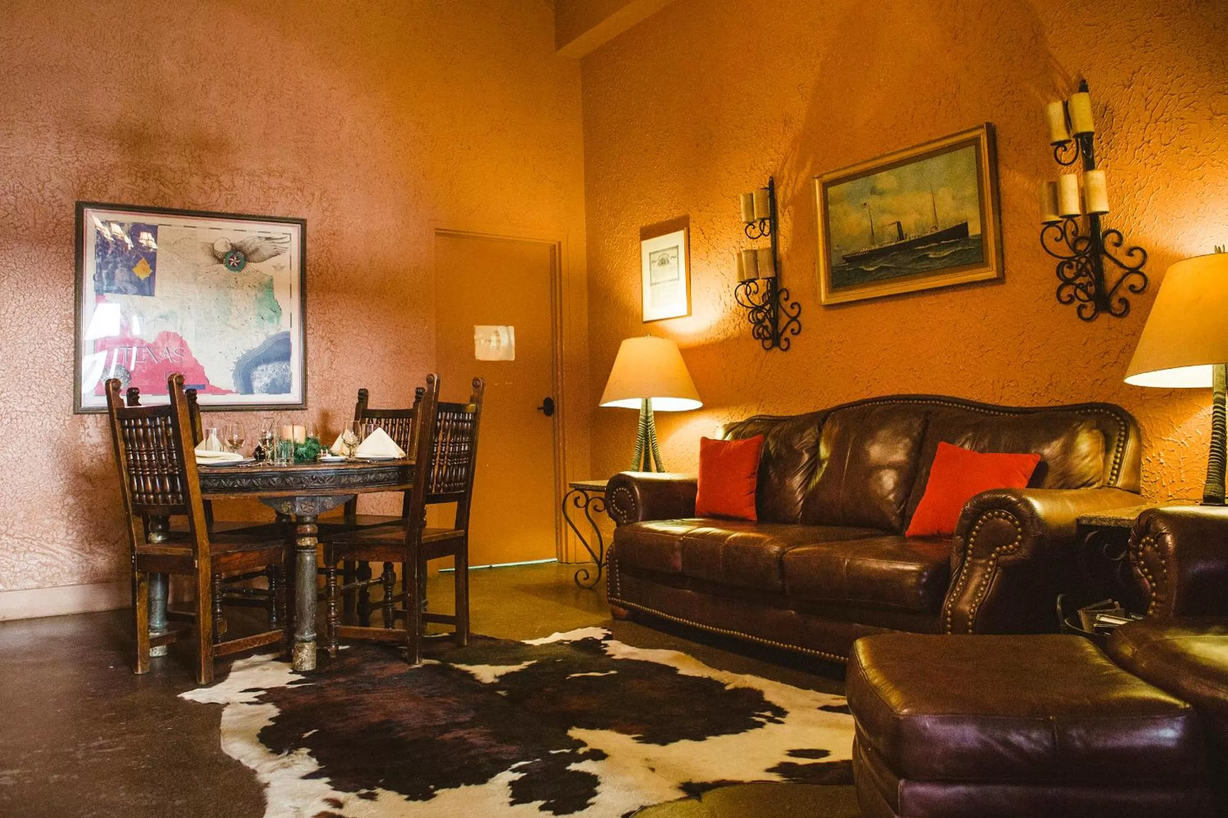 Communal lounge/ TV room in The Holland Hotel