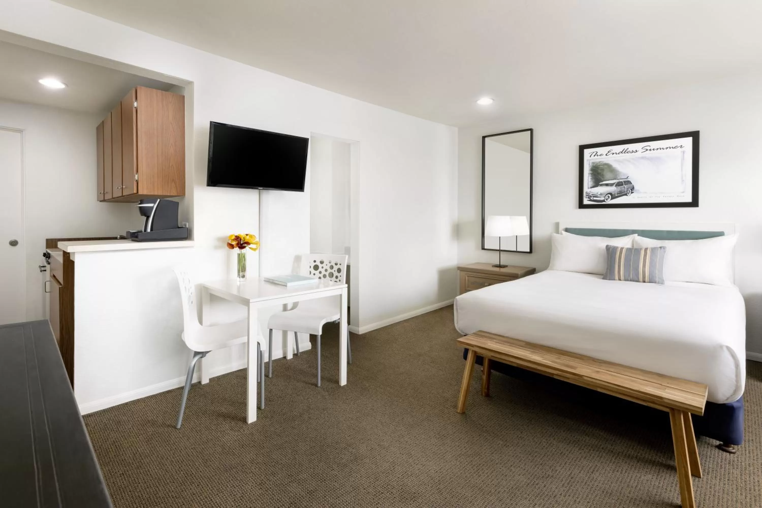 Bed in Pacific Edge Hotel on Laguna Beach