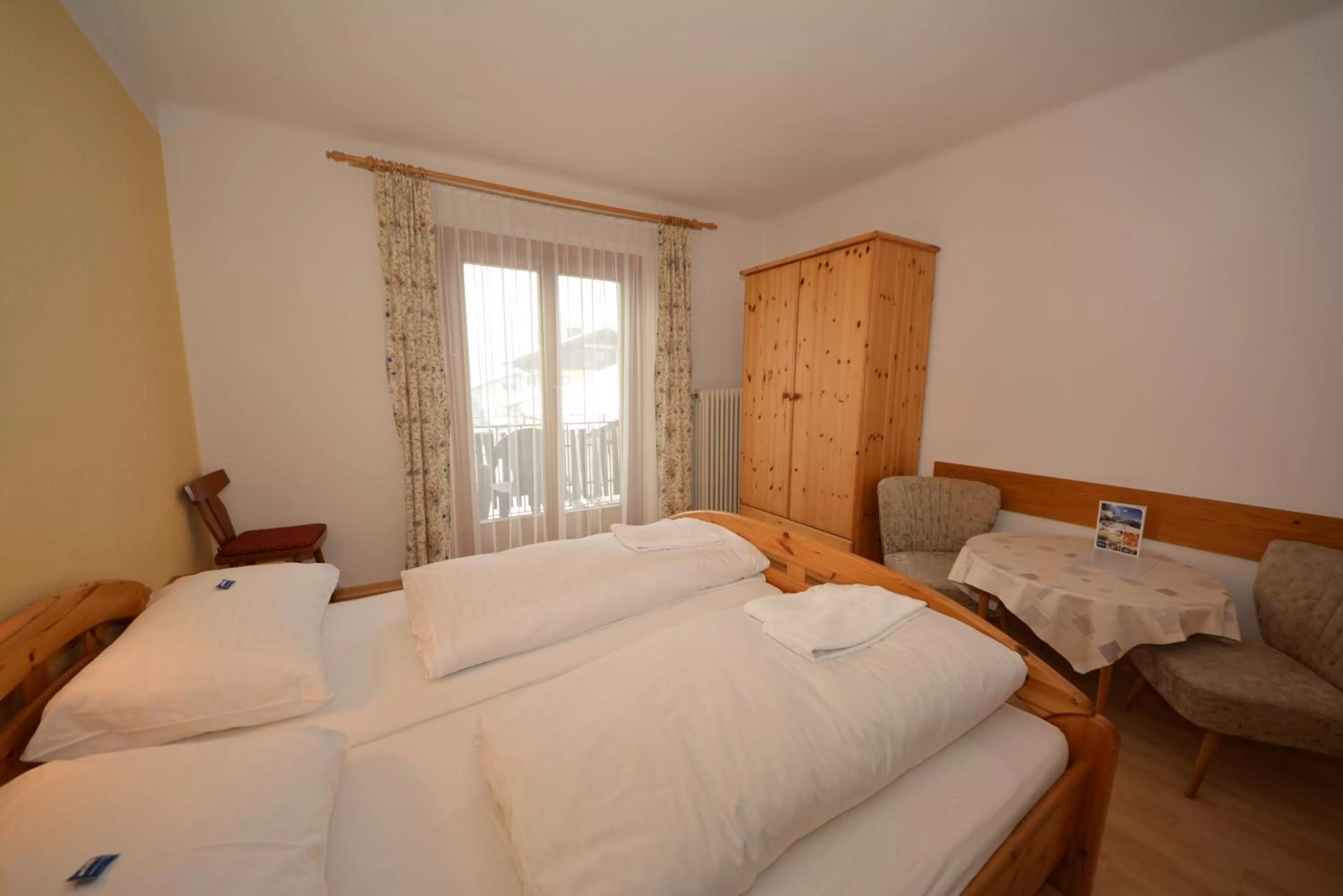 Bedroom, Bed in Haus Kleineisen by Châtel Reizen