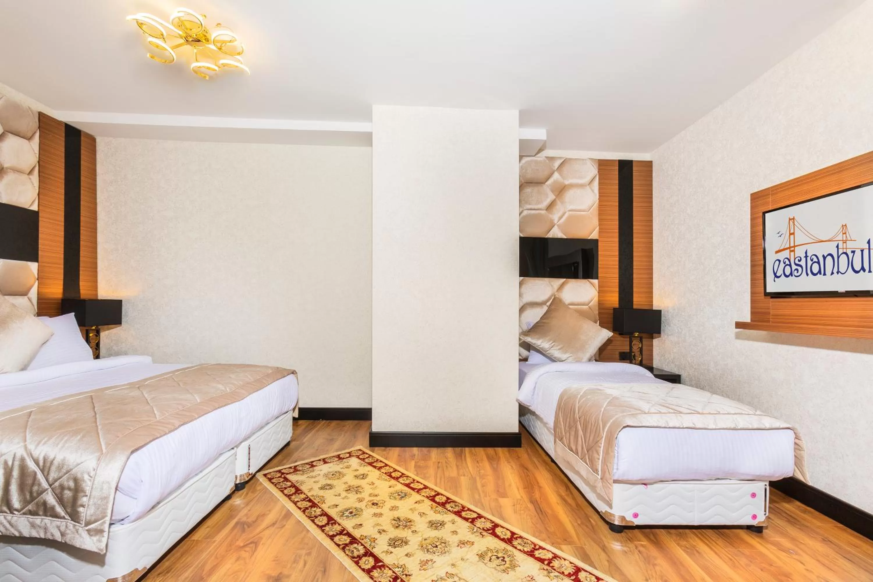 Photo of the whole room, Bed in Eastanbul Suites
