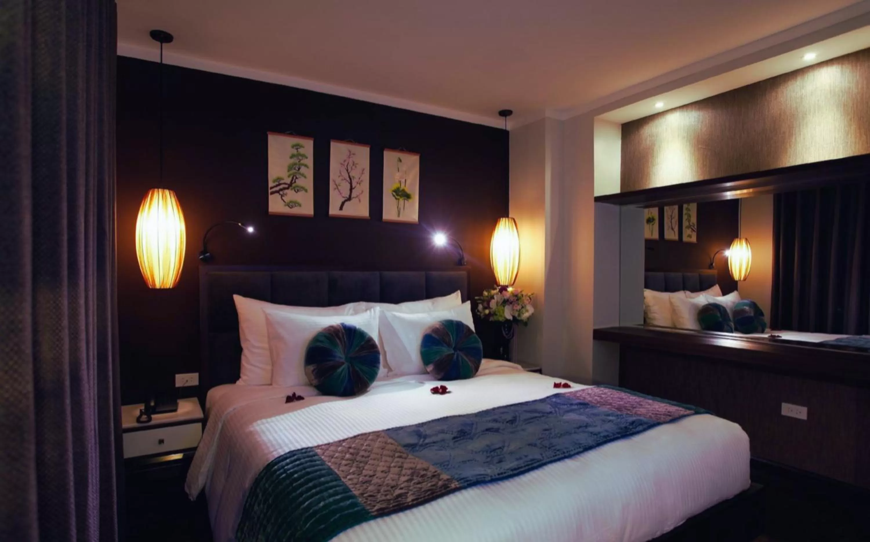 Bed in Hotel Emerald Waters Classy