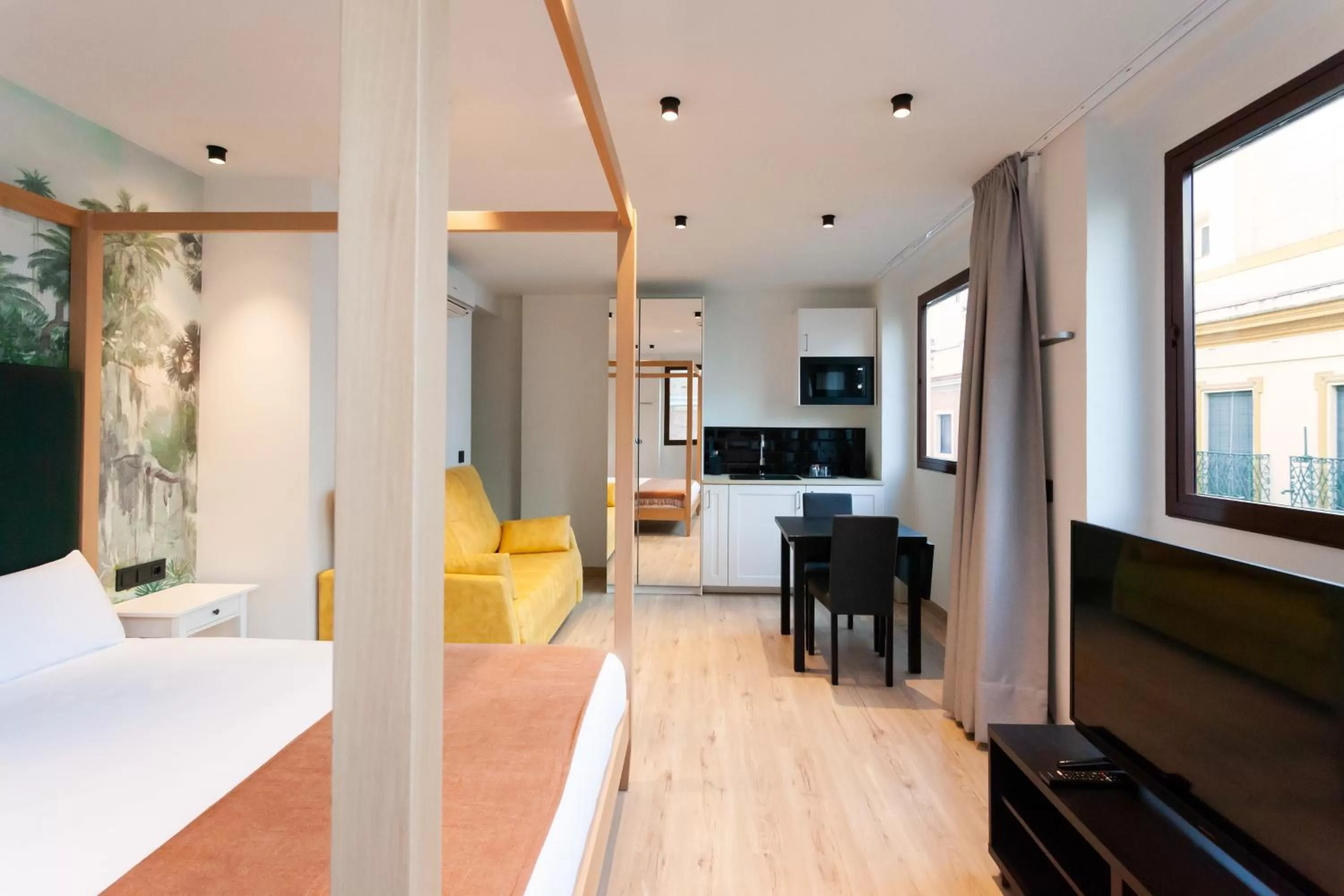 Kitchen or kitchenette, Bed in Welldone Sierpes Boutique