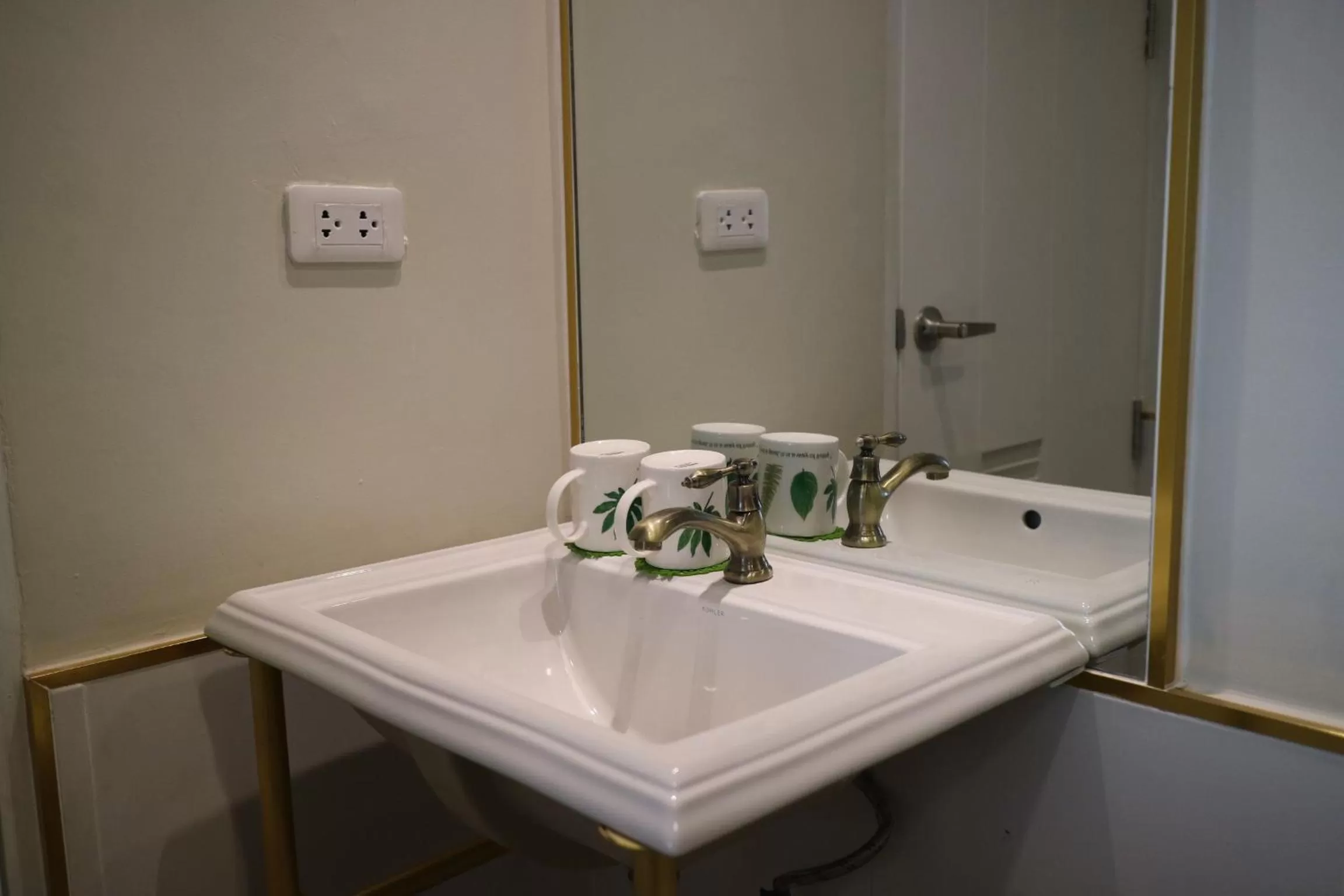 Bathroom in J's Cafe and Poshtel