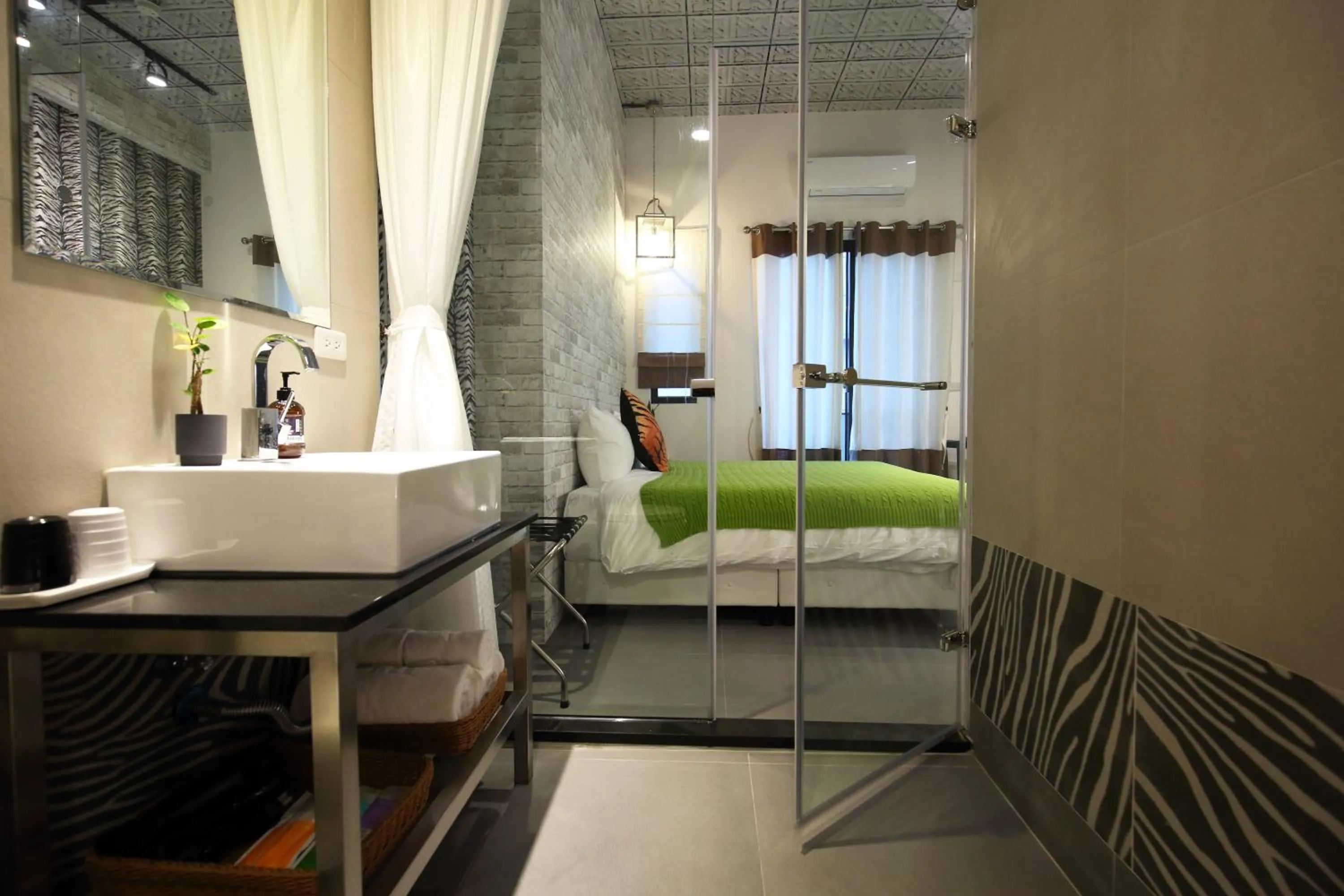 指南針民宿2178 & 工殿民宿2182