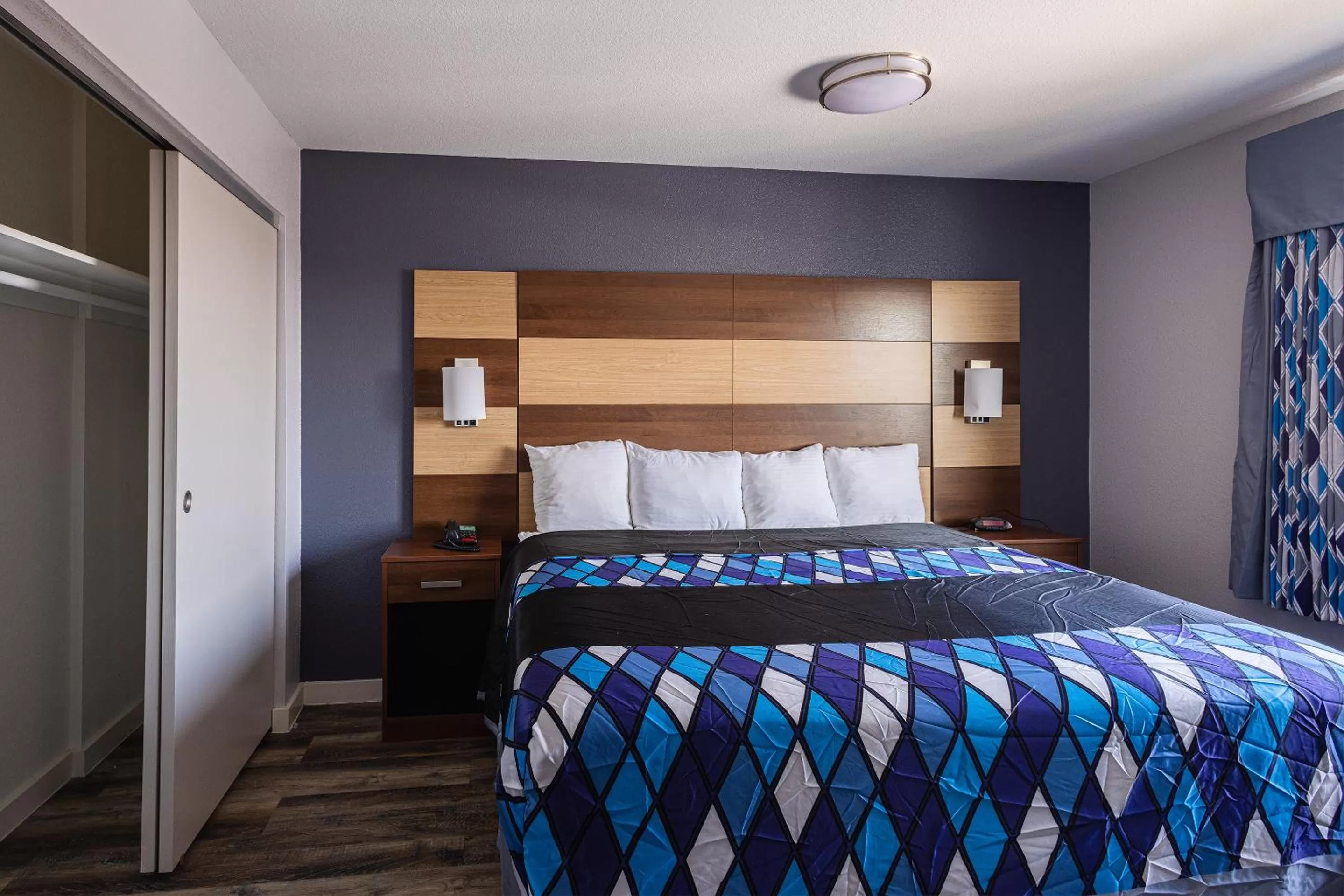 Bed in Coratel Inn and Suites By Jasper Saint Paul Minneapolis Inver Grove Heights