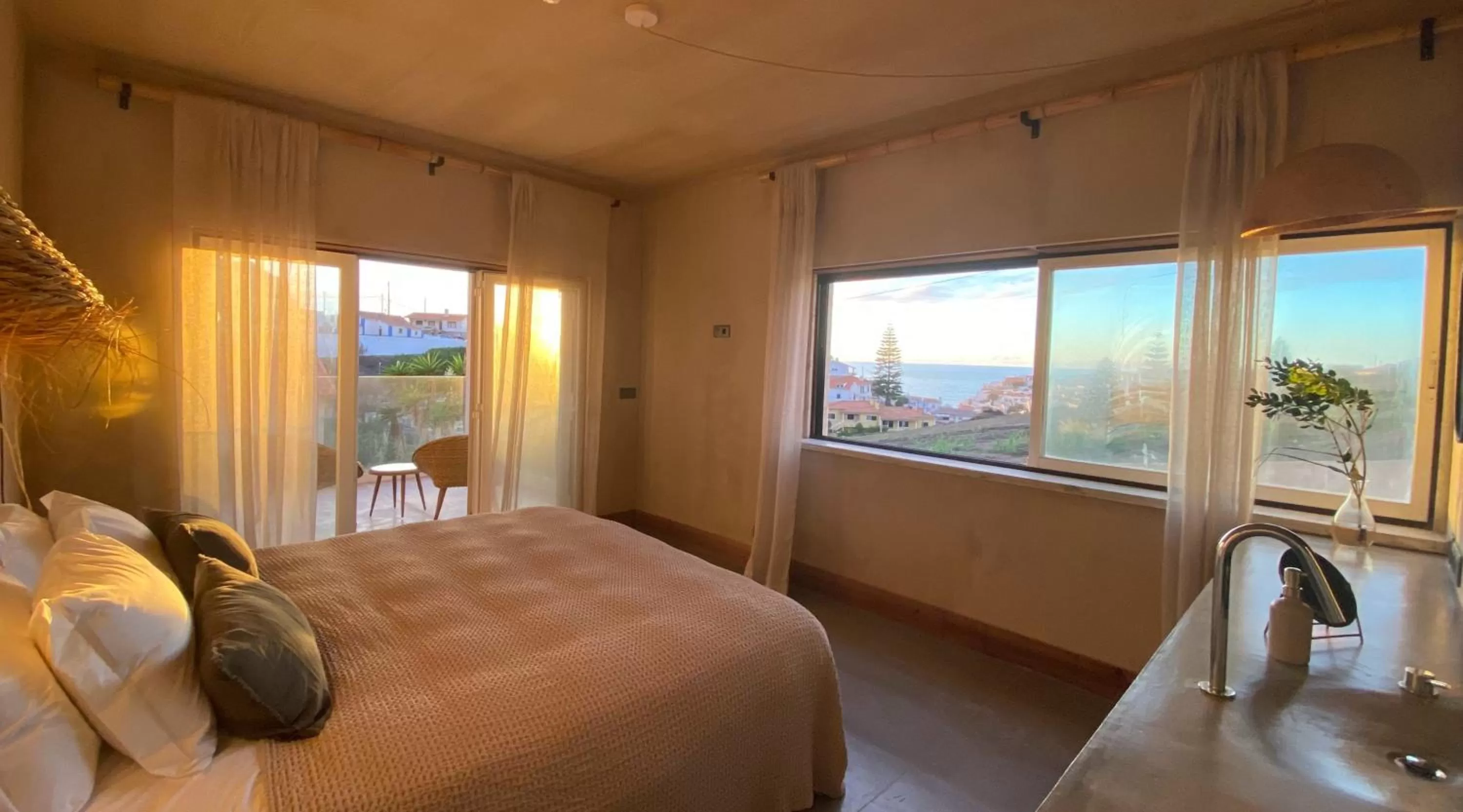 View (from property/room), Bed in Azenhas do Mar Valley House