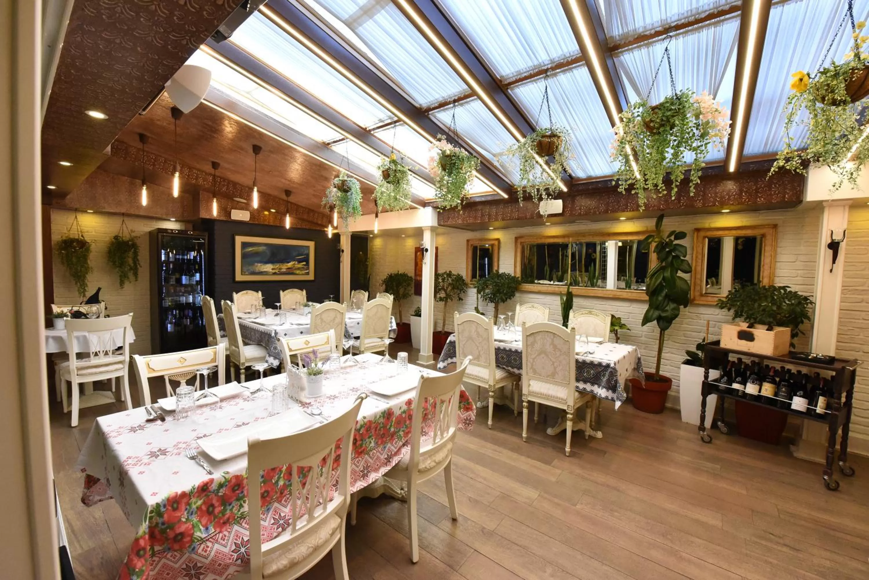 Restaurant/places to eat in Hotel Hymeti's Palace