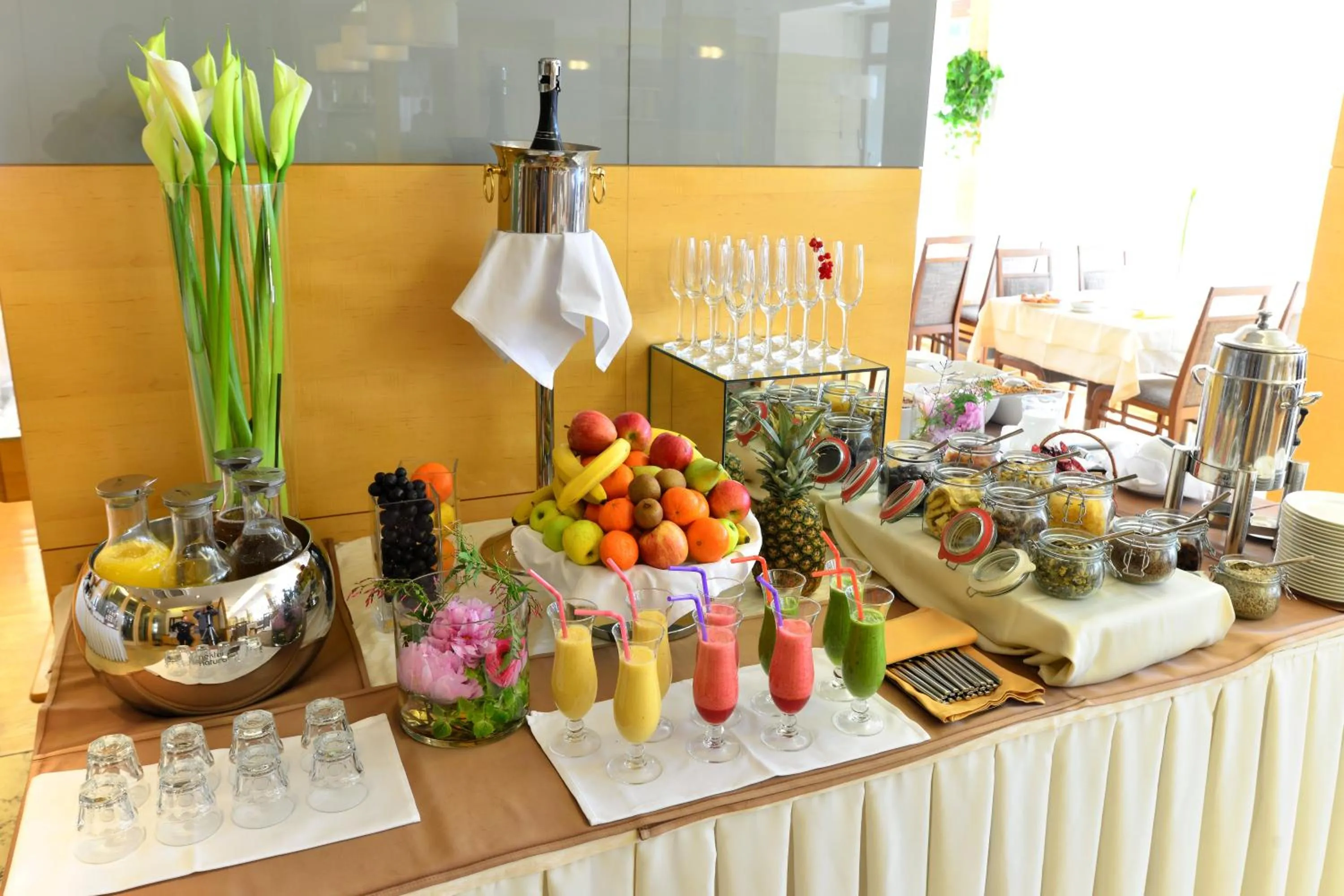 Buffet breakfast in Hotel Lovec