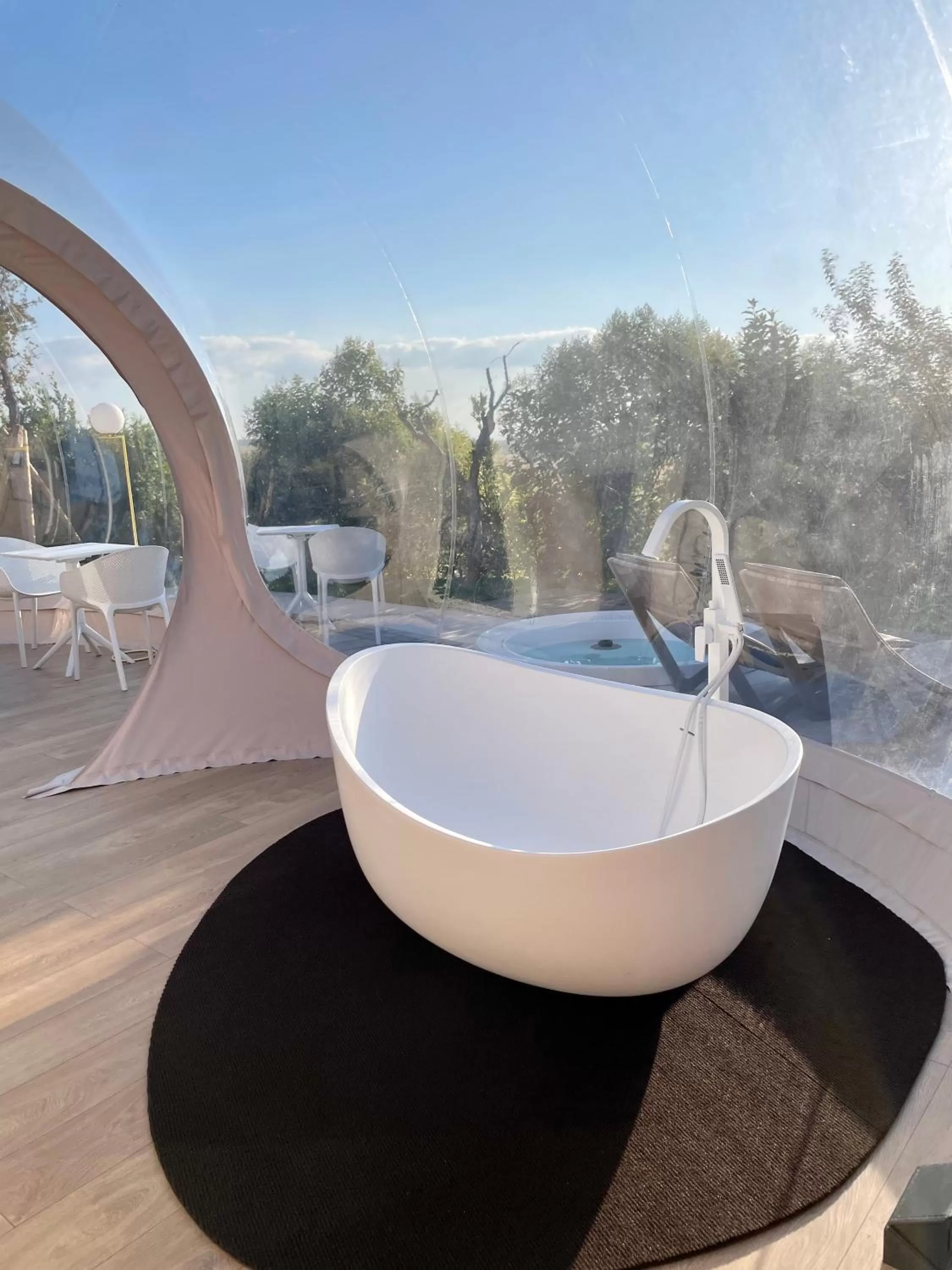 Hot Tub in Tenuta Danesi - Camere - Appartamenti - Bubble Room