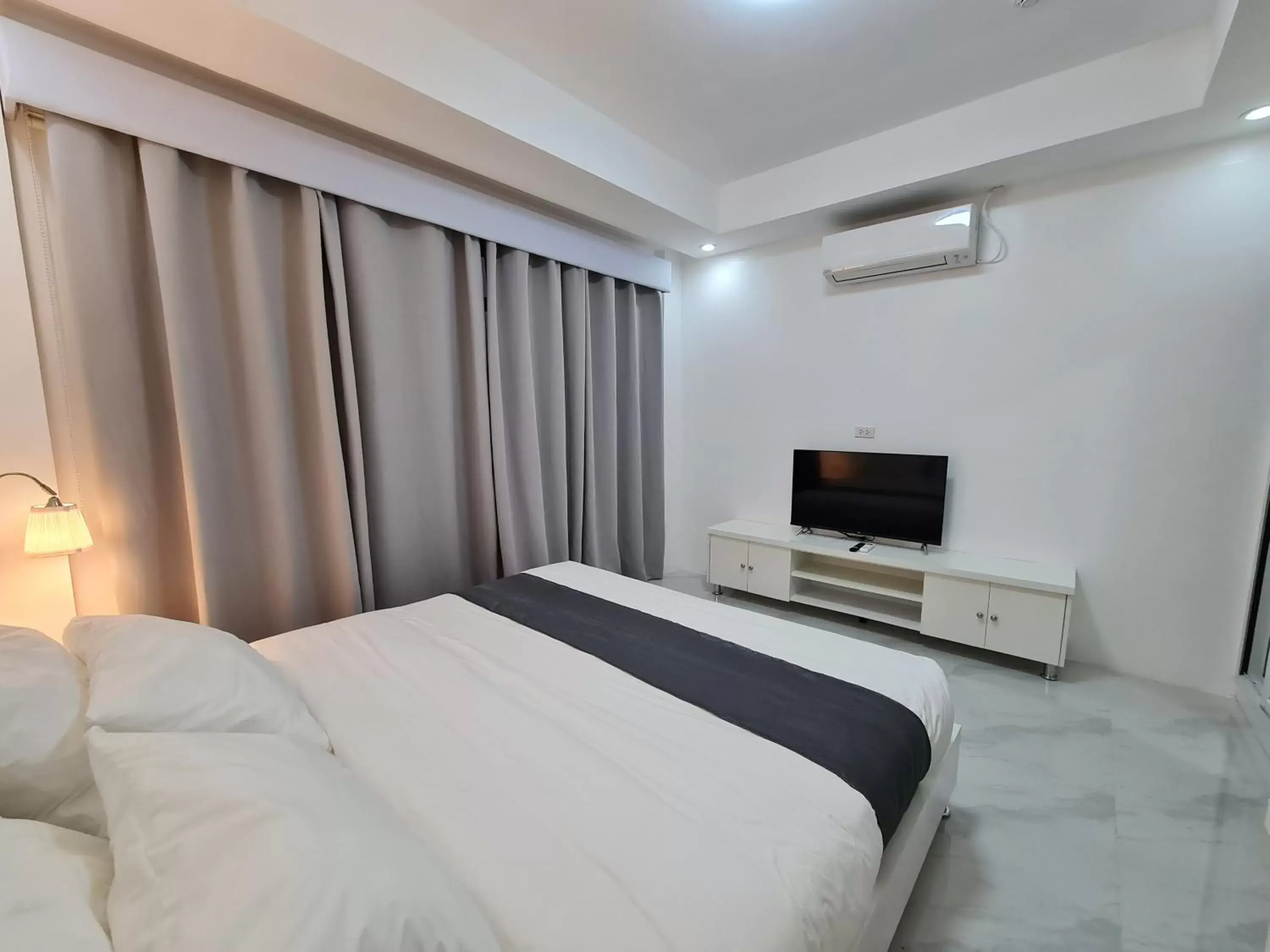 Suite in Staycation Hotel Suite in Staycation Hotel