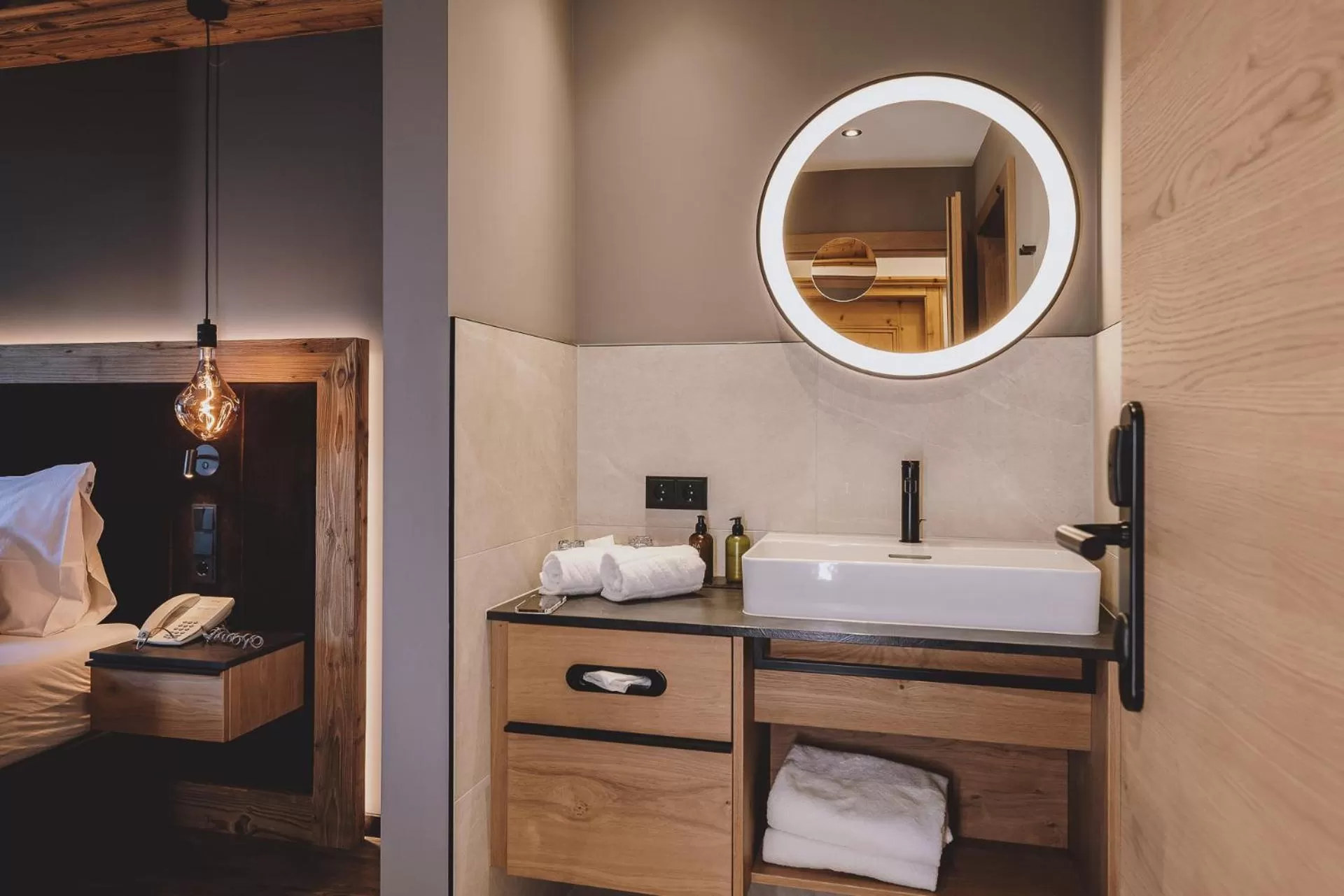 Bathroom, Bed in POST POST Hotel - Alpine Boutique Hotel & Spa