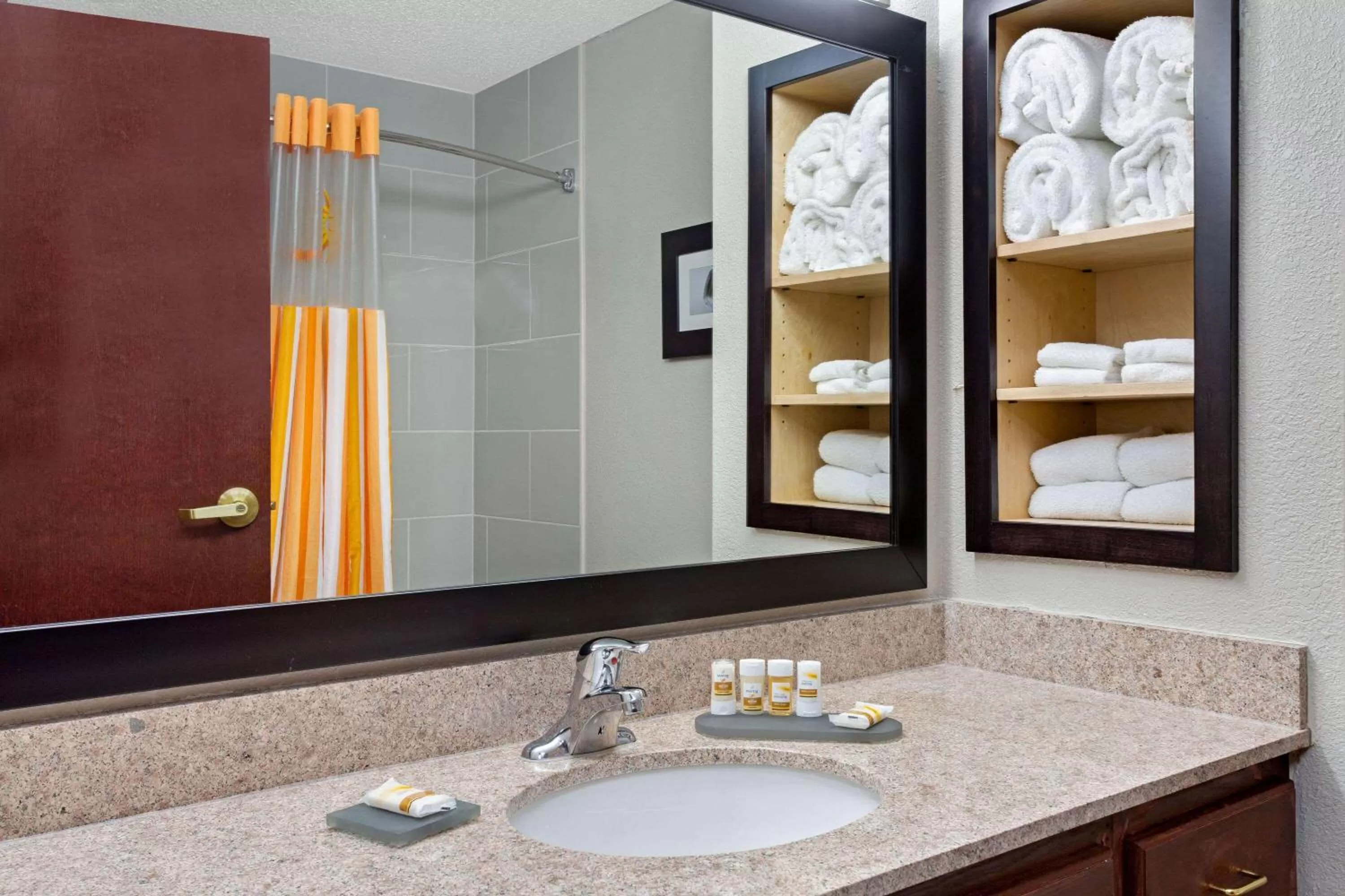 Bathroom in La Quinta by Wyndham Norwich-Plainfield-Casino