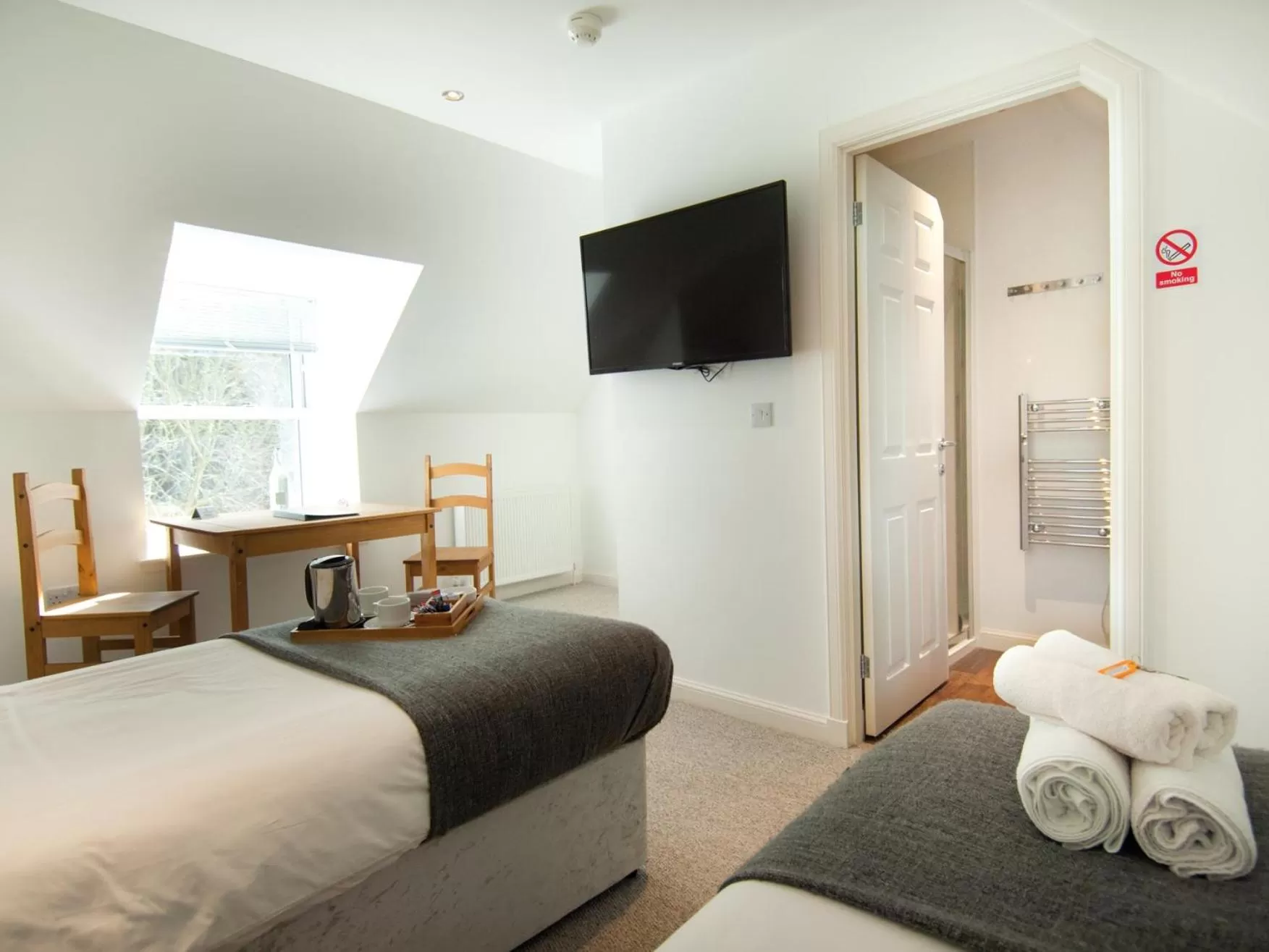 Bedroom, Bed in Drumdevan Country House, Inverness