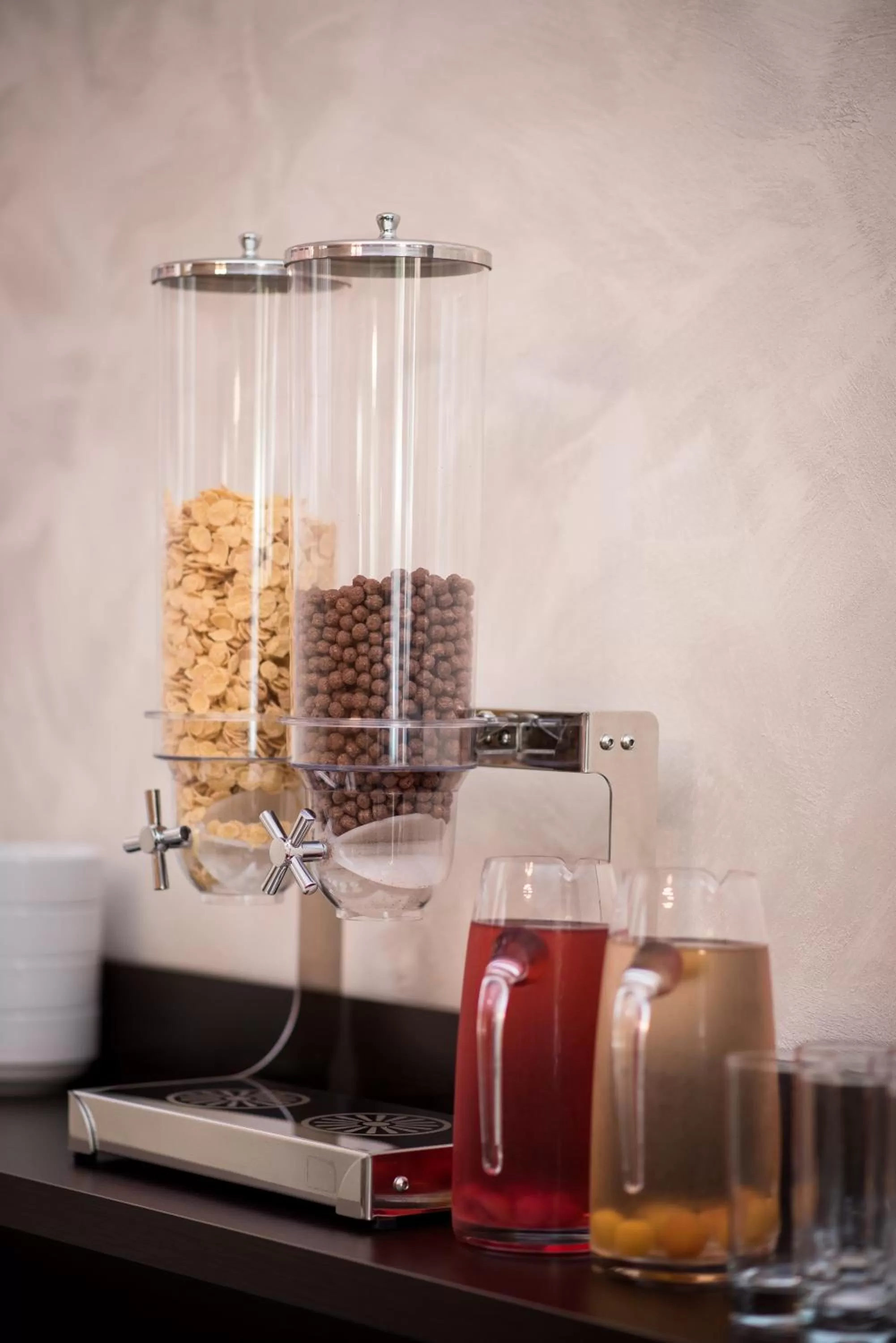 Buffet breakfast, Kitchen/Kitchenette in Laguna Hotel