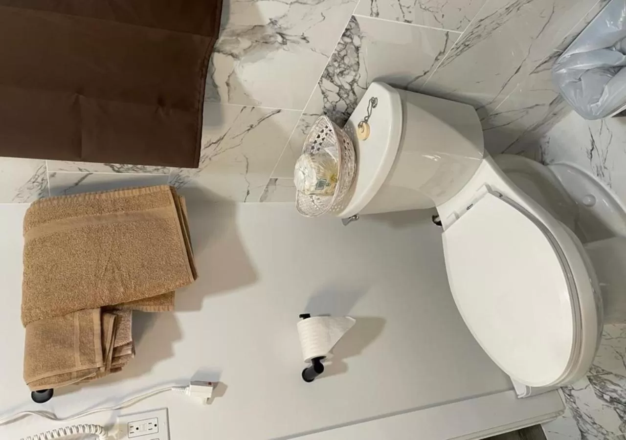 Bathroom in NORTHERN MOTEL