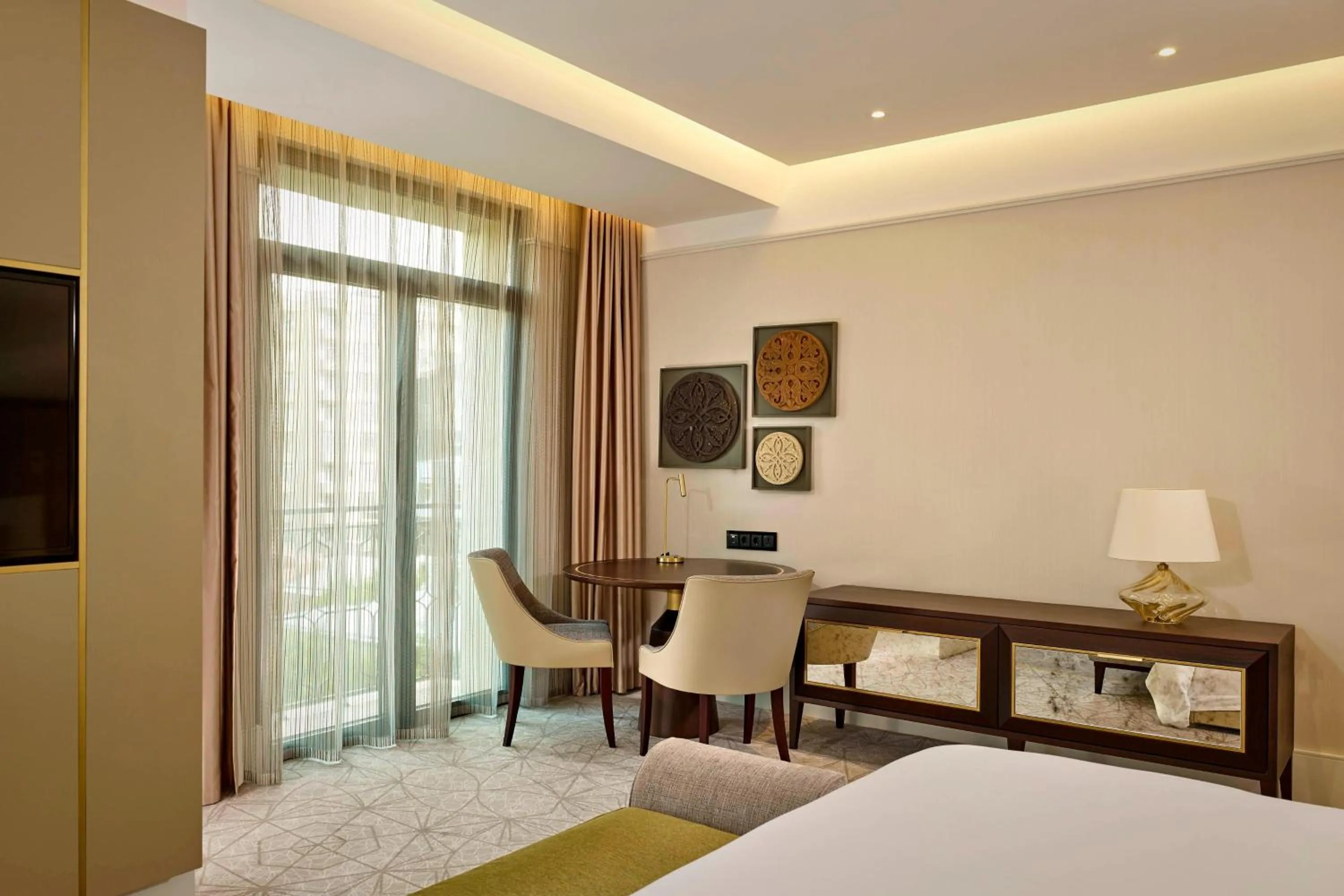 Living room, Bed in The Alexander, a Luxury Collection Hotel, Yerevan