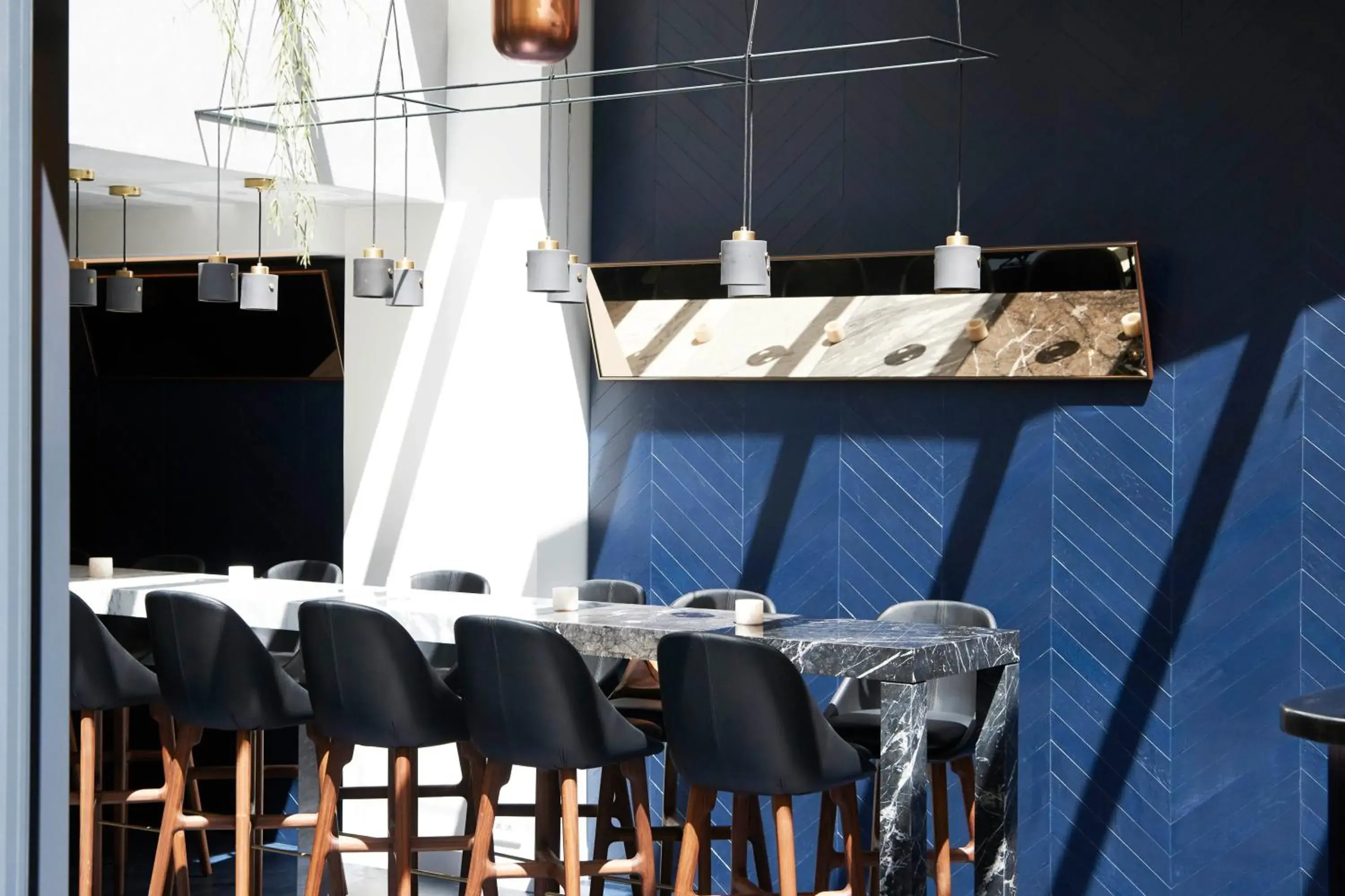 Perpetual Elysée Montaigne Perpetual Elysée Montaigne