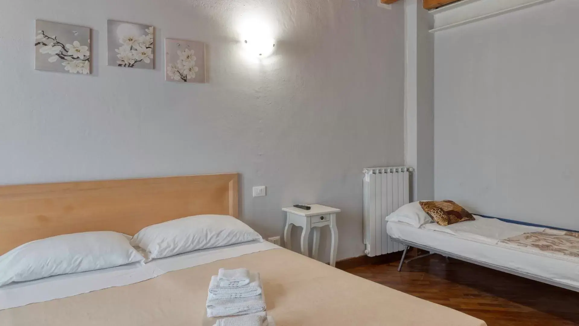 Triple Room in Cascina Volta Triple Room in Cascina Volta