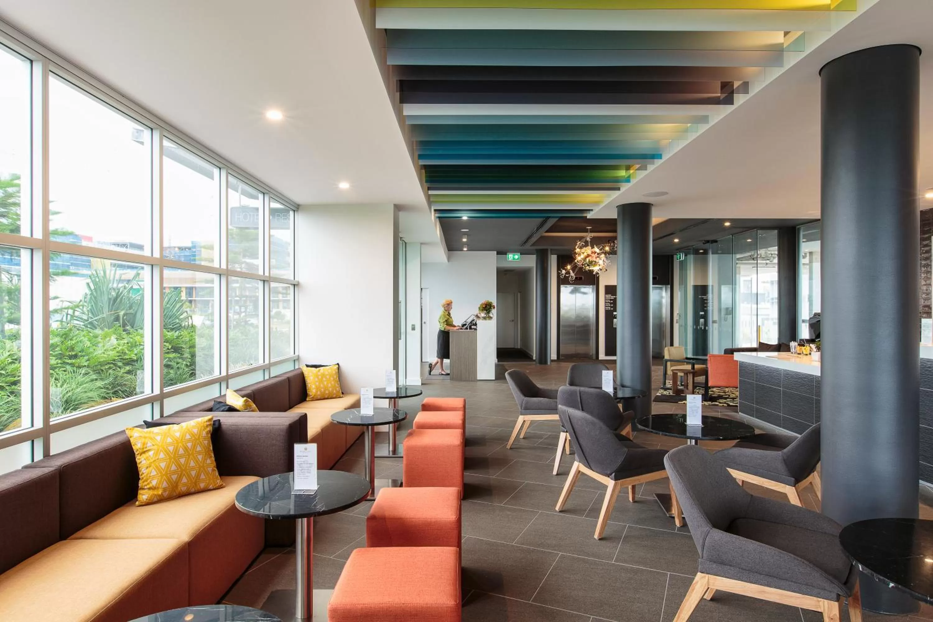 Lounge or bar in Mercure Sunshine Coast Kawana Waters