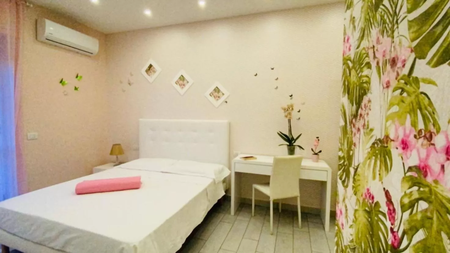 Triple Room with Balcony in Maison De luxe