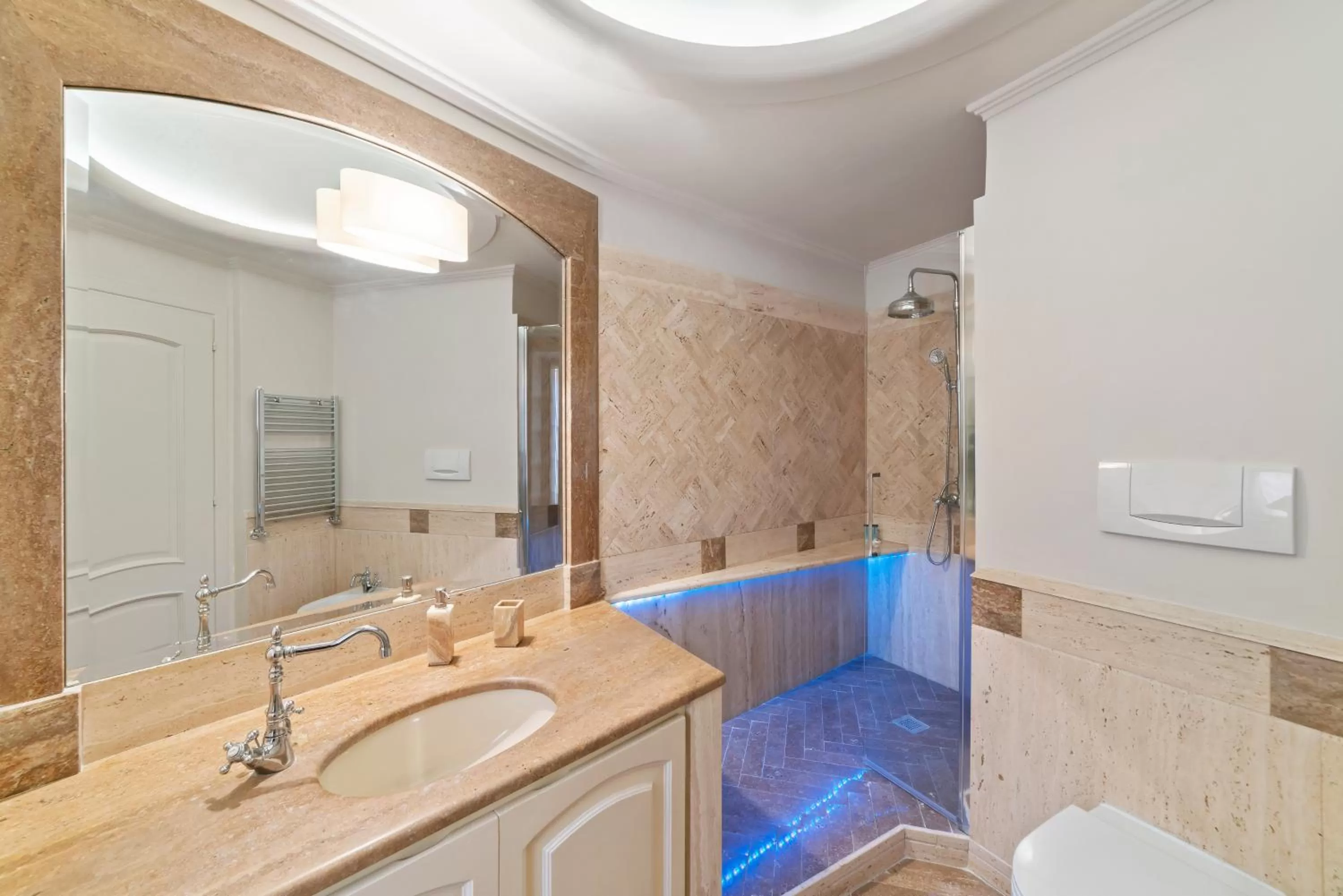 Bathroom in BMGA l ViaPaola43 Palace