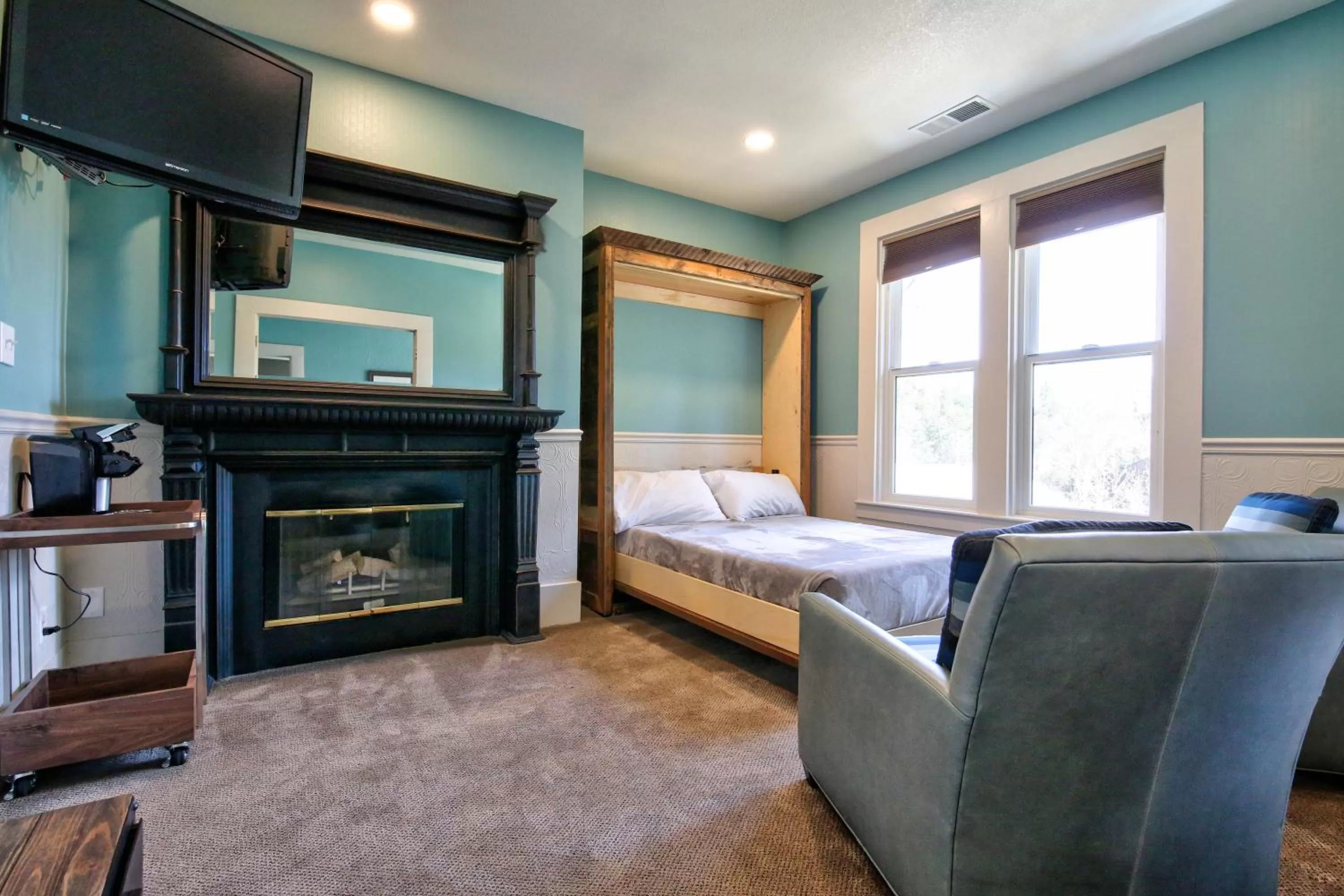 Living room, Bed in The Groveland Hotel