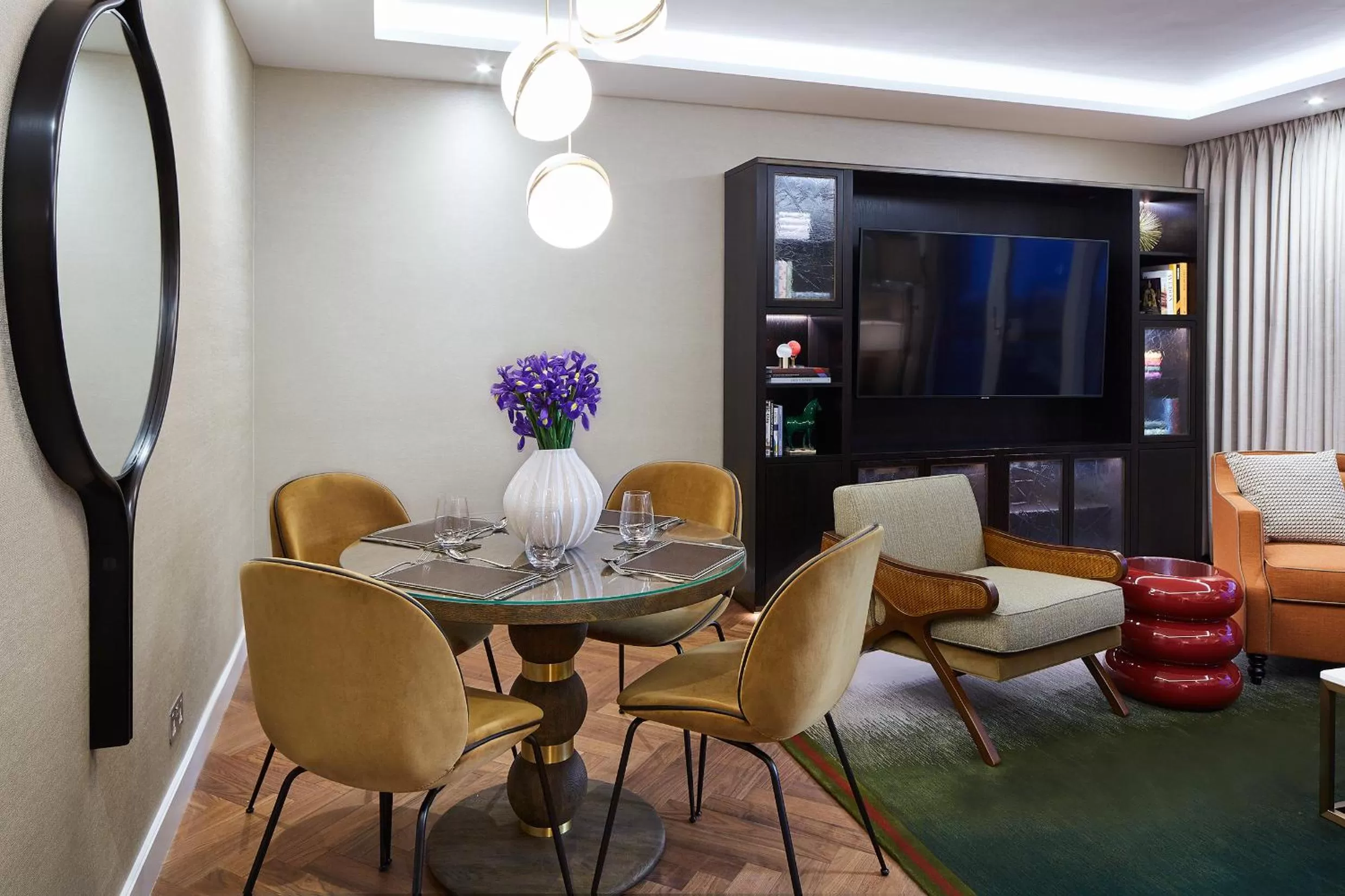 Living room in Cheval Gloucester Park at Kensington