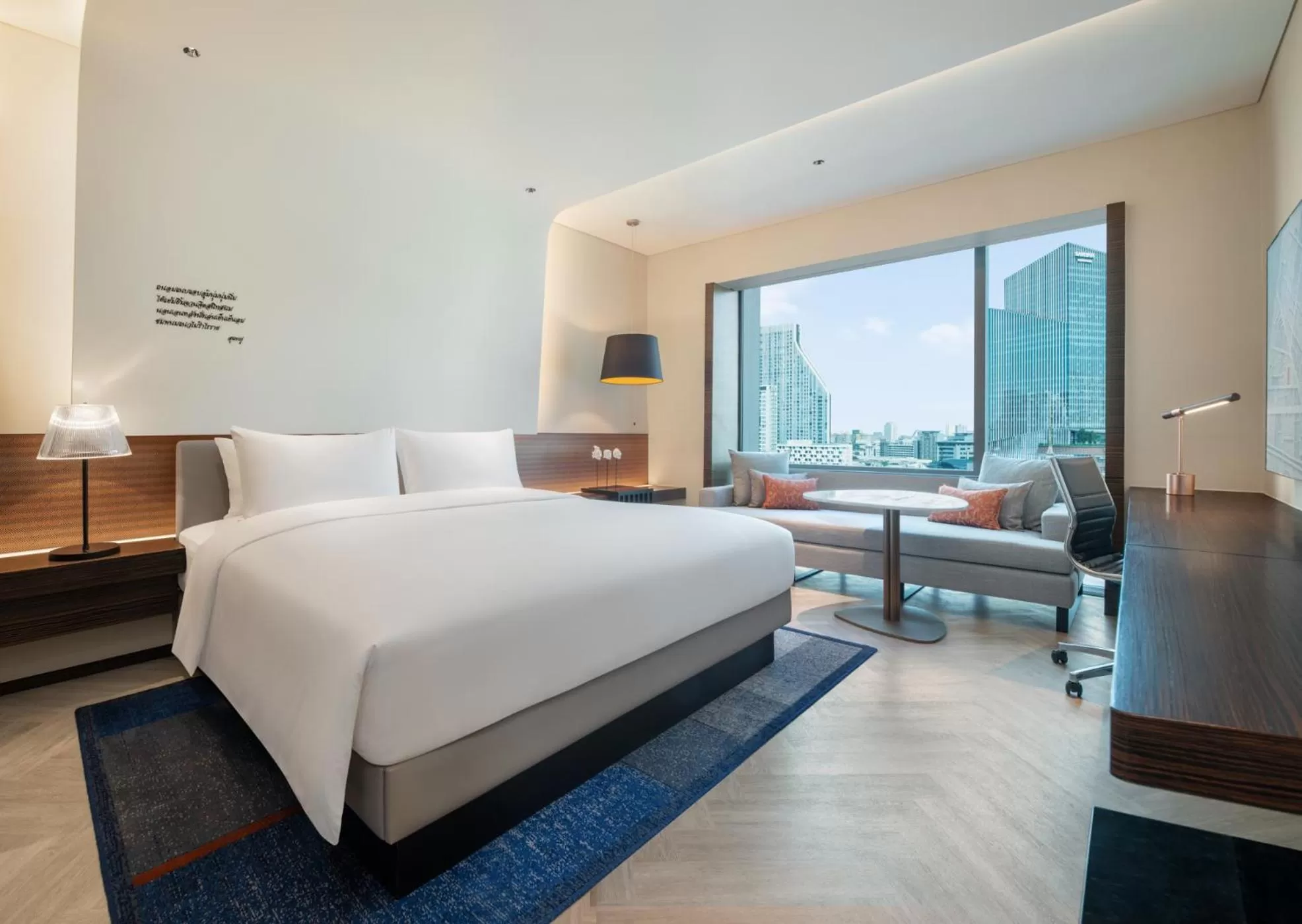 Bedroom, Bed in Le Meridien Bangkok