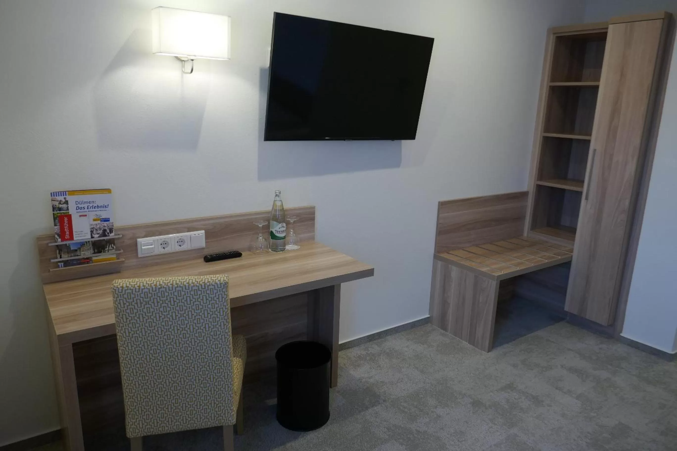 Photo of the whole room in Hotel van Lendt garni