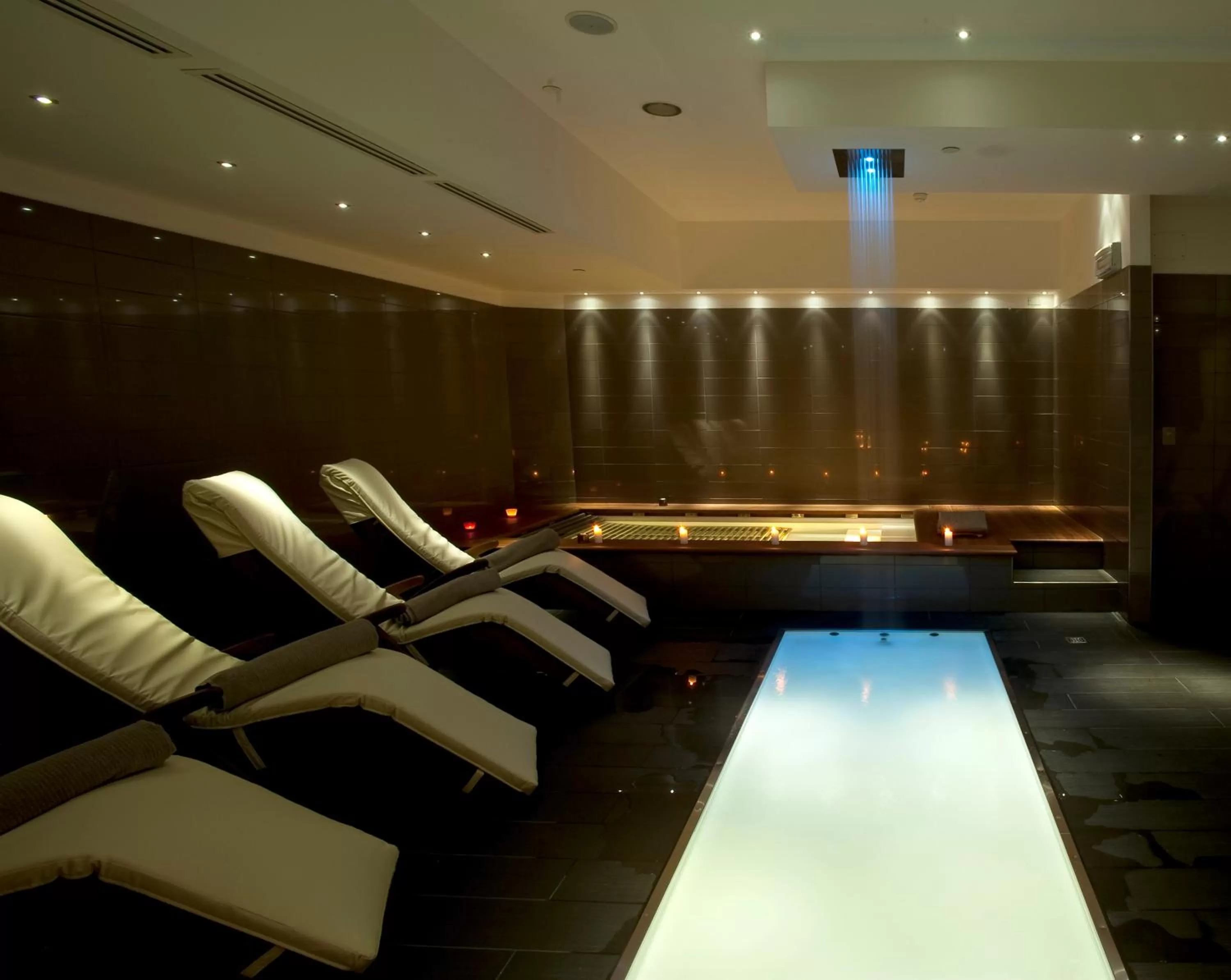 Hot Tub in Best Western Plus The Hub Hotel