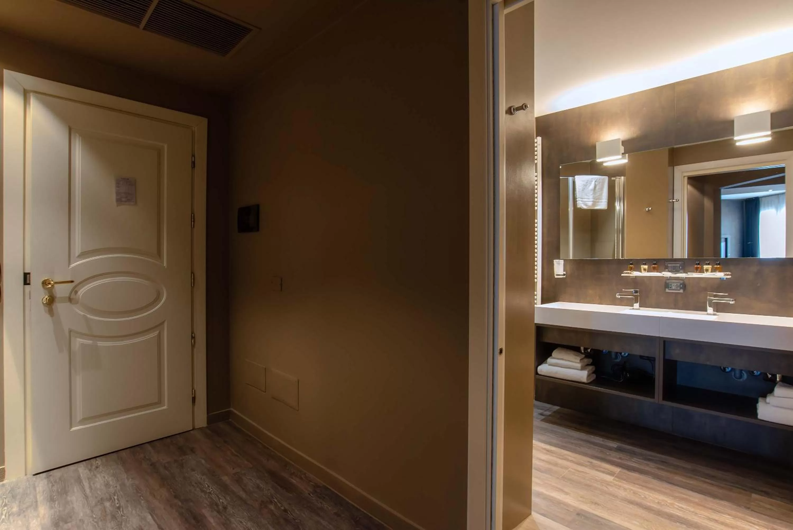 Bed in Maranello Palace