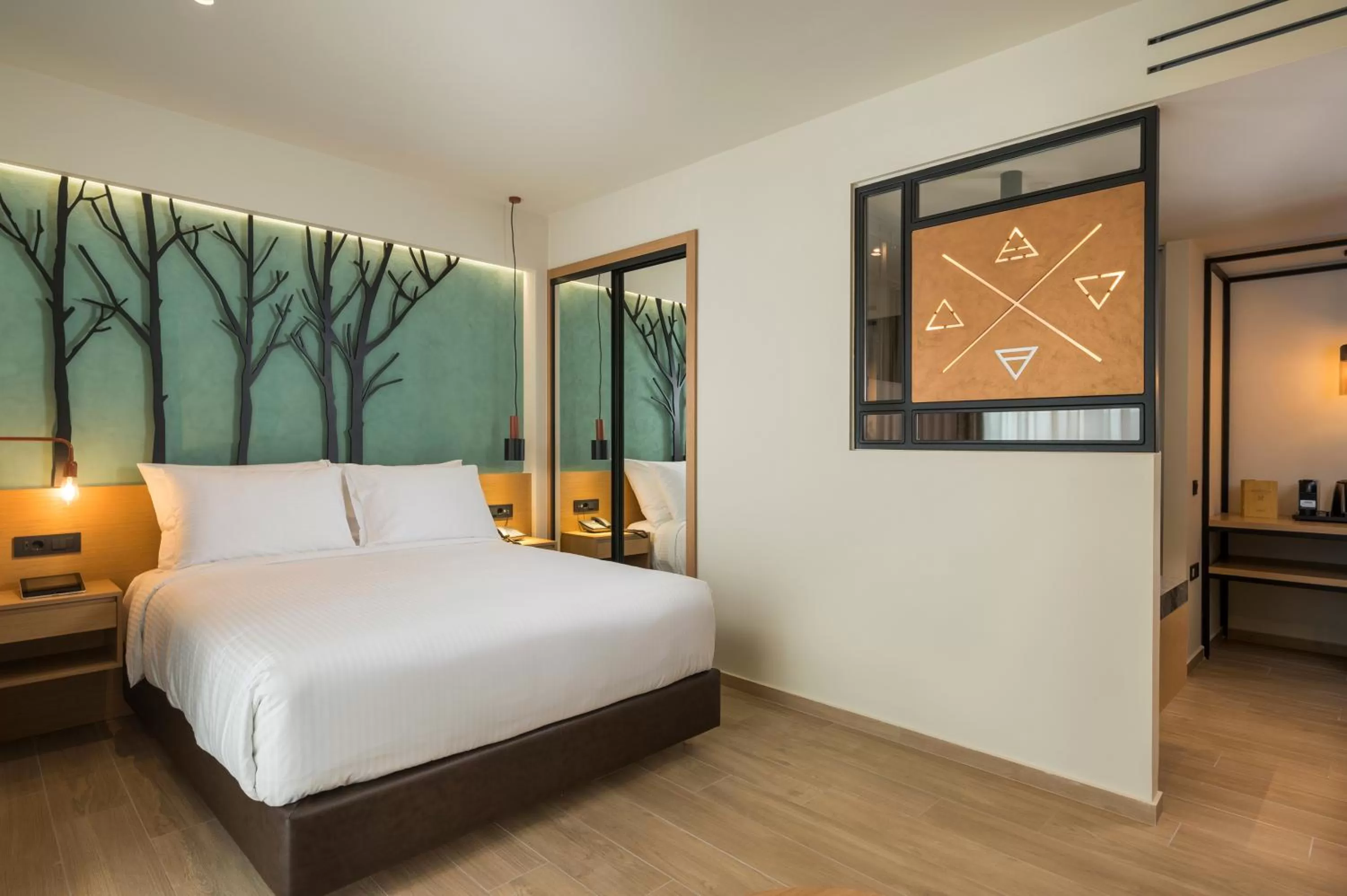 Photo of the whole room, Bed in Hyperion City Hotel & Spa