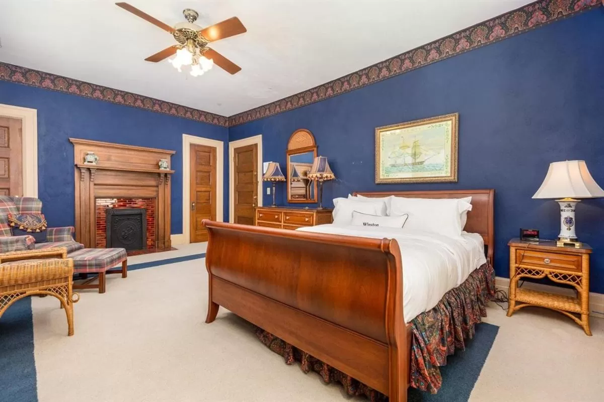 Bed in The Shaffner Inn