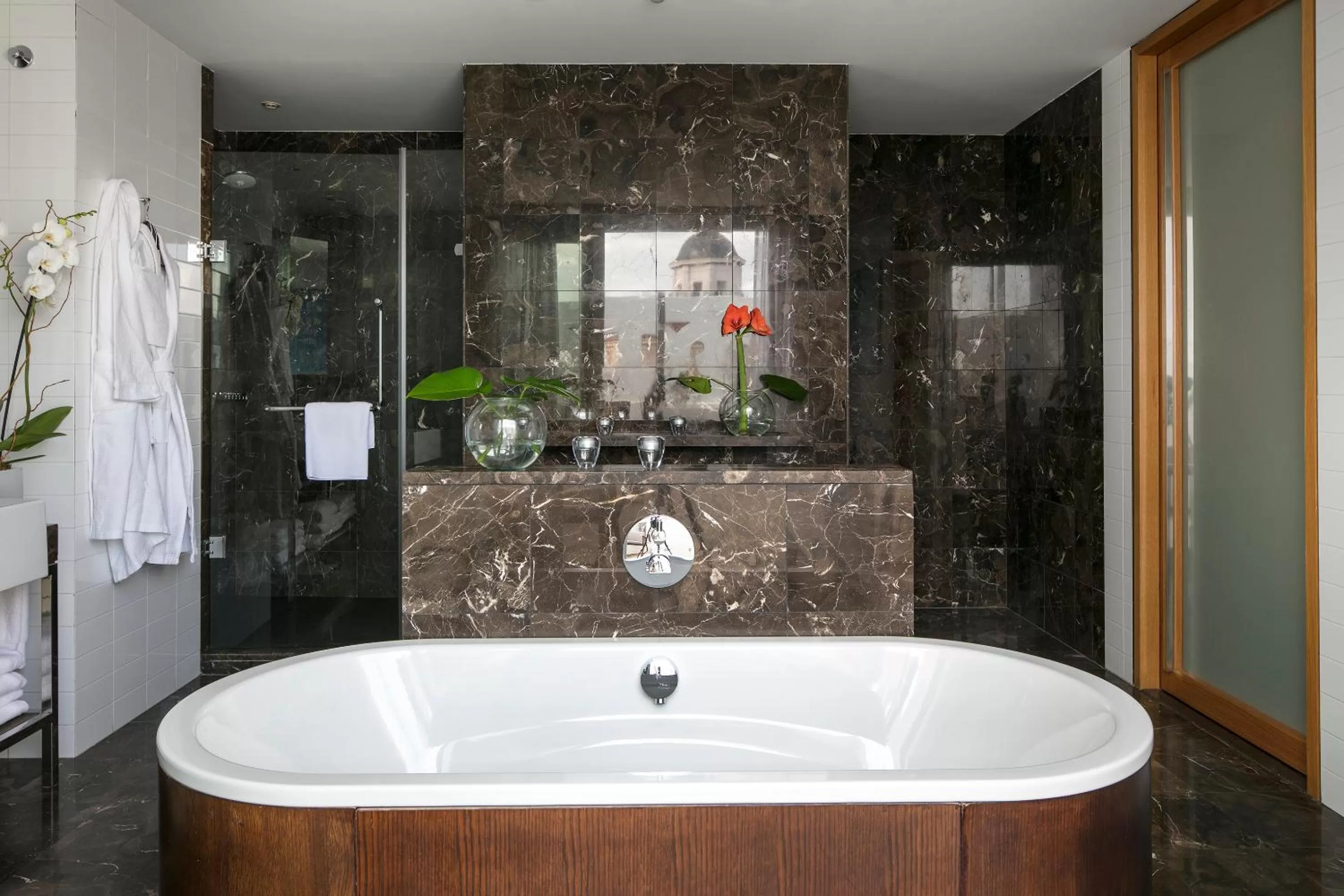 Decorative detail in ME Madrid Reina Victoria by Meliá