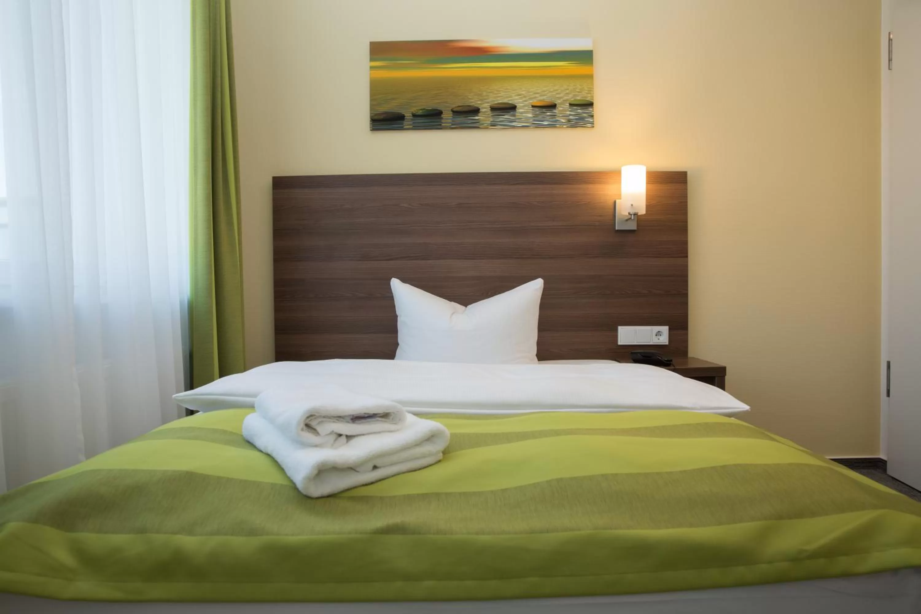 Bedroom, Bed in Trip Inn Goethe Business Messe