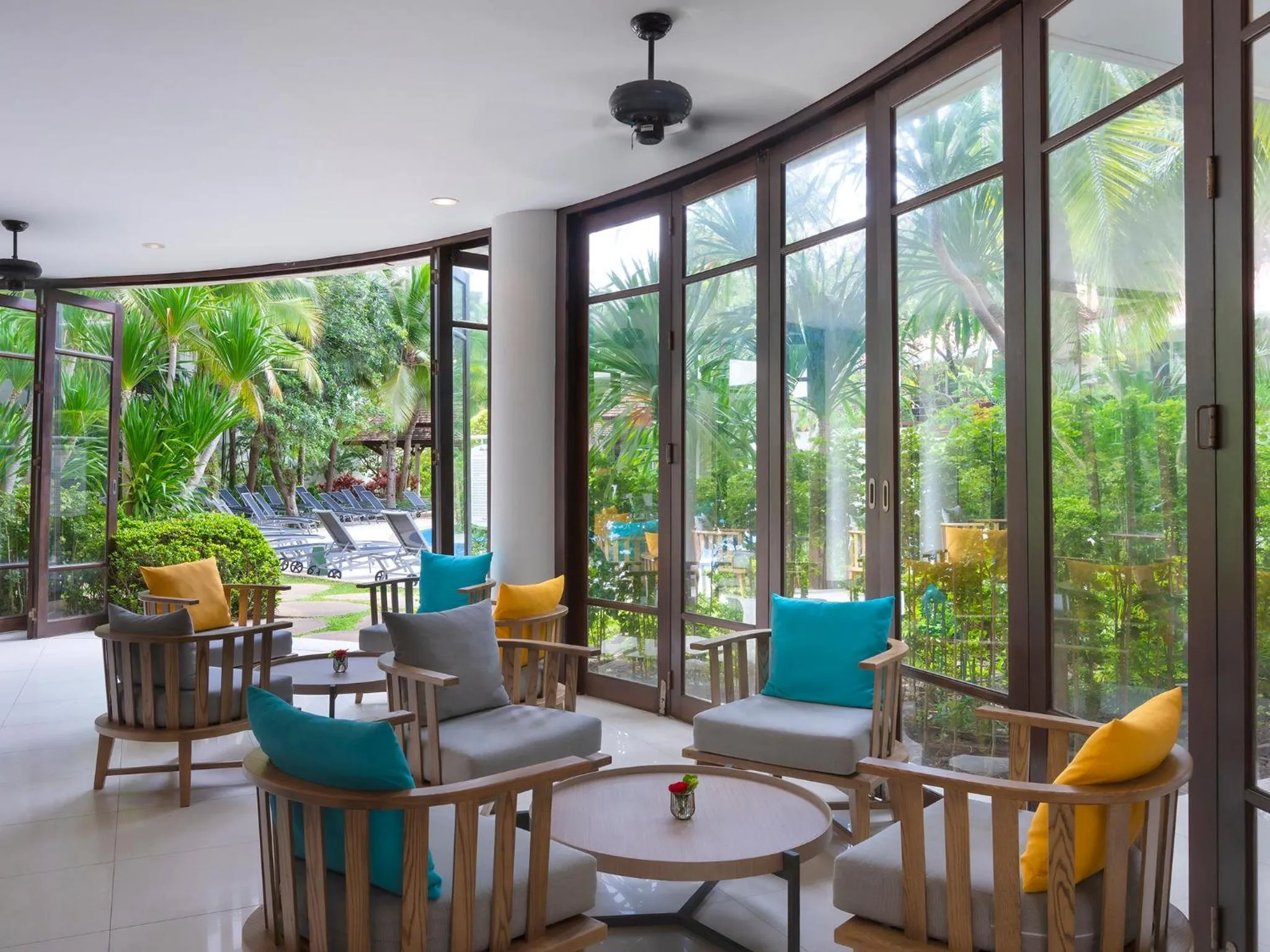 Lounge or bar in Ibis Phuket Patong