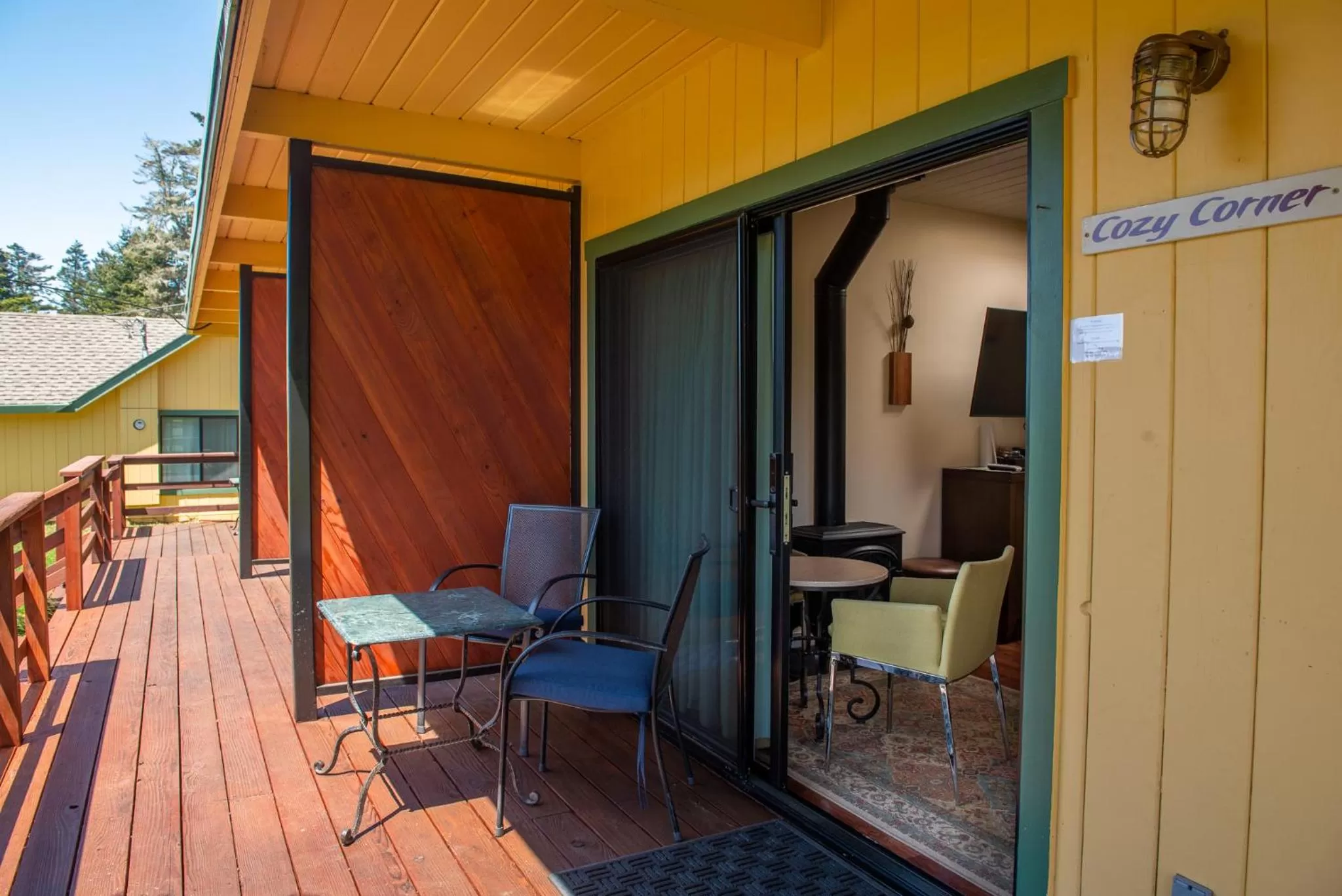 Seating area in Inn at Buckhorn Cove