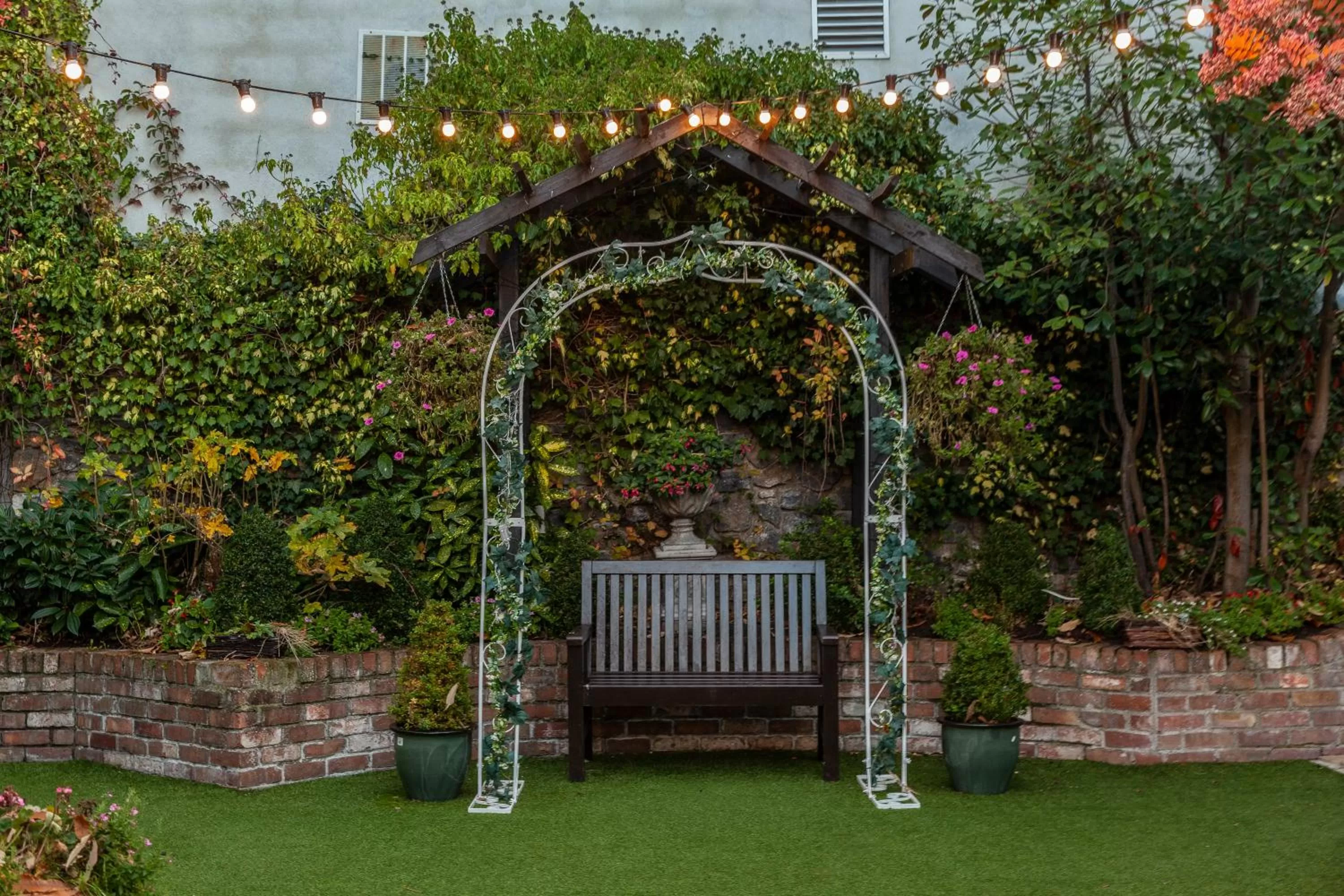 Garden in Glenroyal Hotel
