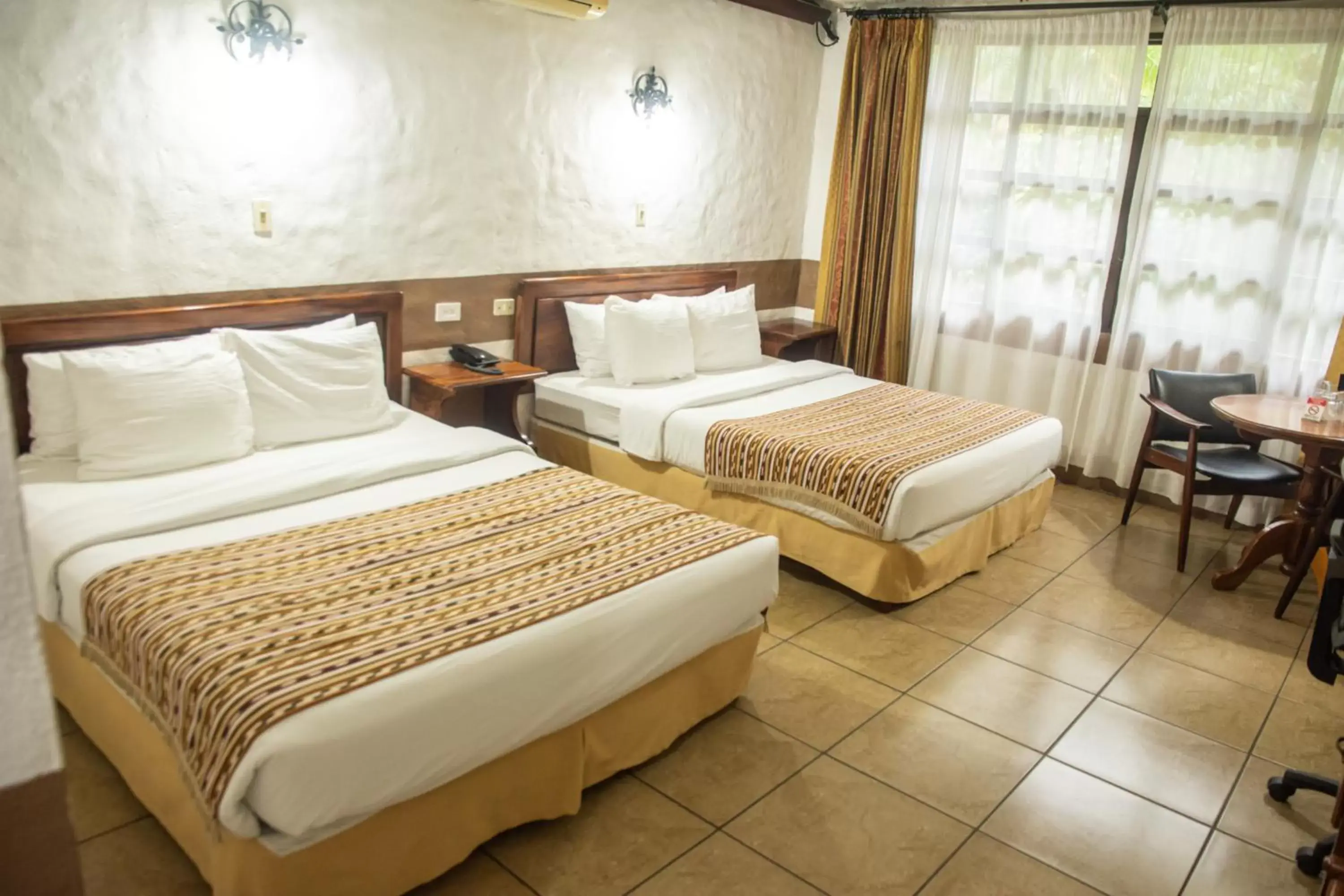 Standard Room with Two Queen Beds in Hotel Aeropuerto Standard Room with Two Queen Beds in Hotel Aeropuerto