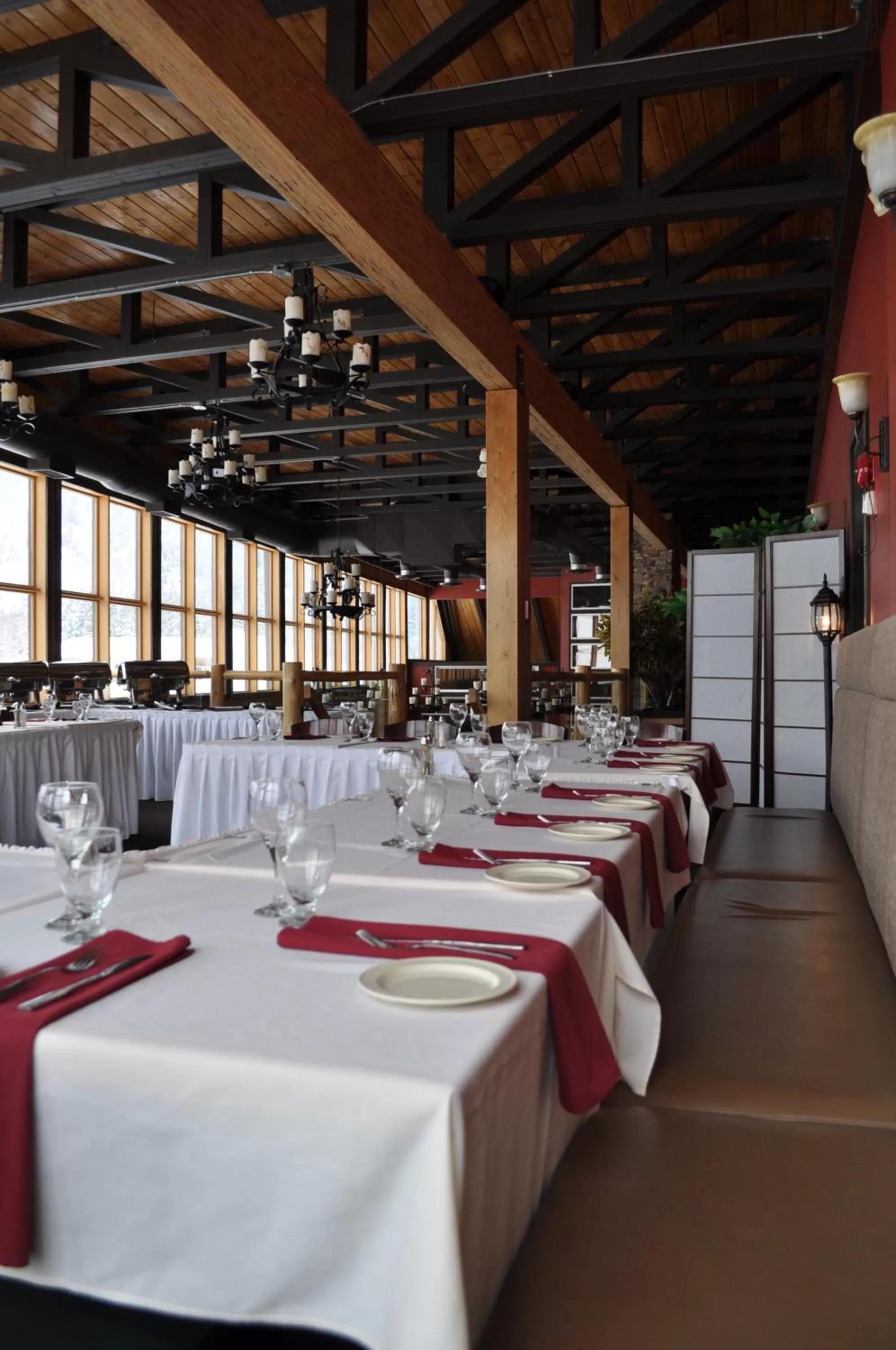 Banquet/Function facilities in Waterton Lakes Lodge Resort