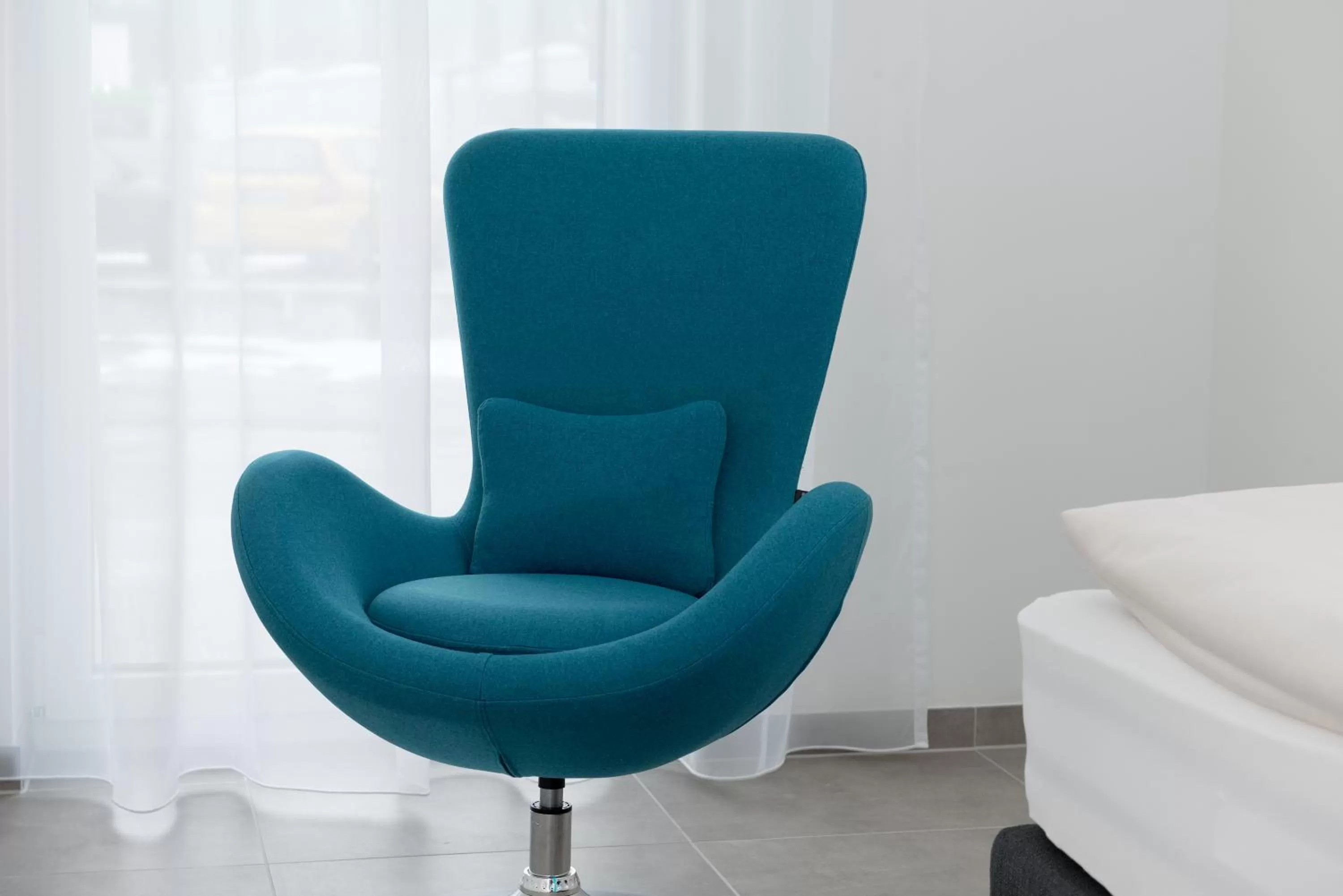 Seating area in MOTEL24seven