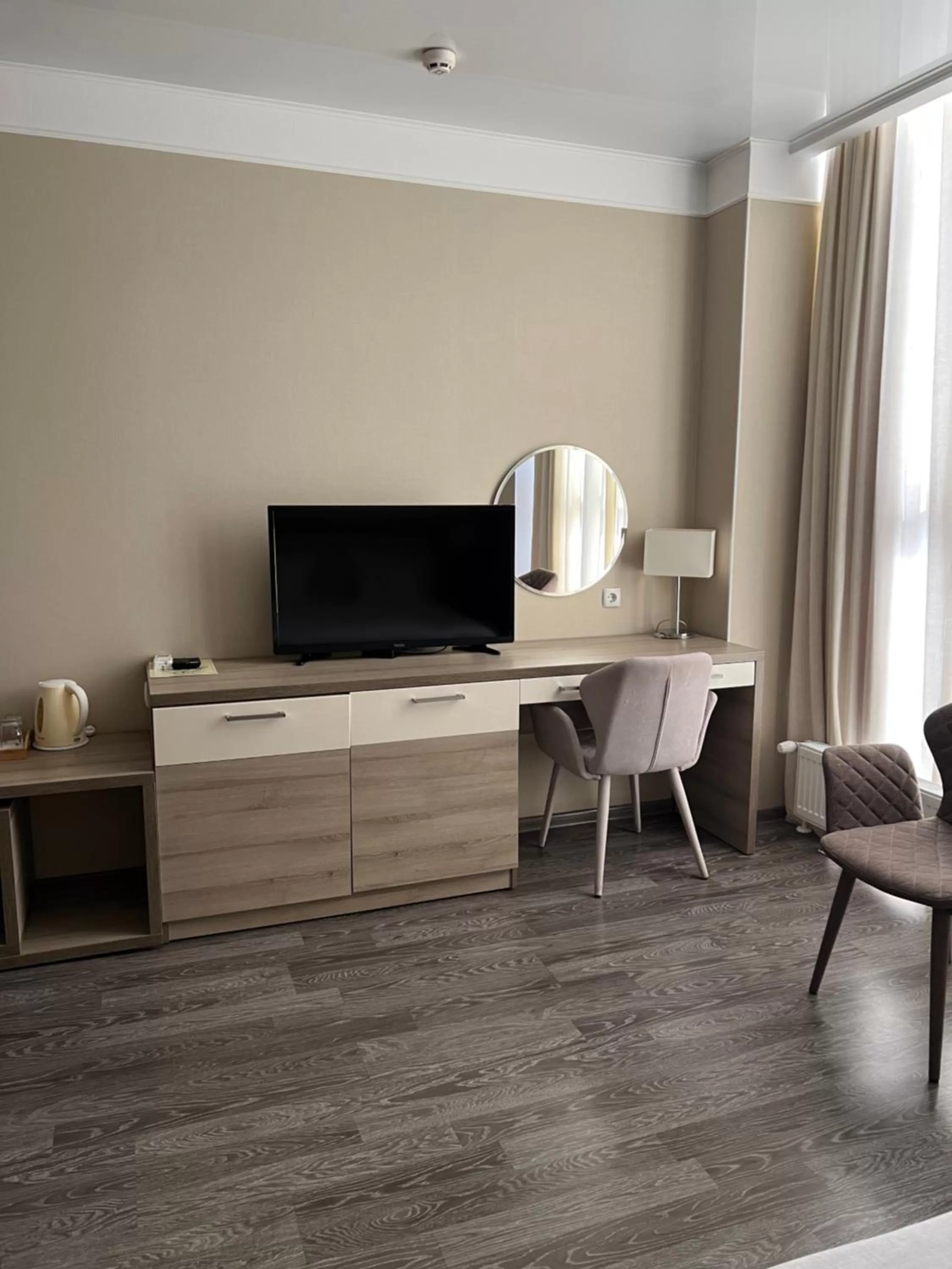 TV/Entertainment Center in Elite Hotel