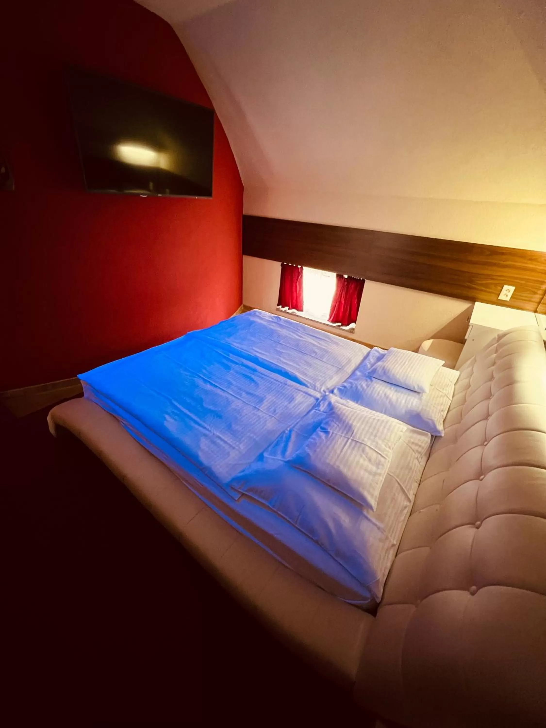 Bedroom, Bed in Spa & Wellness Hotel Orchidea