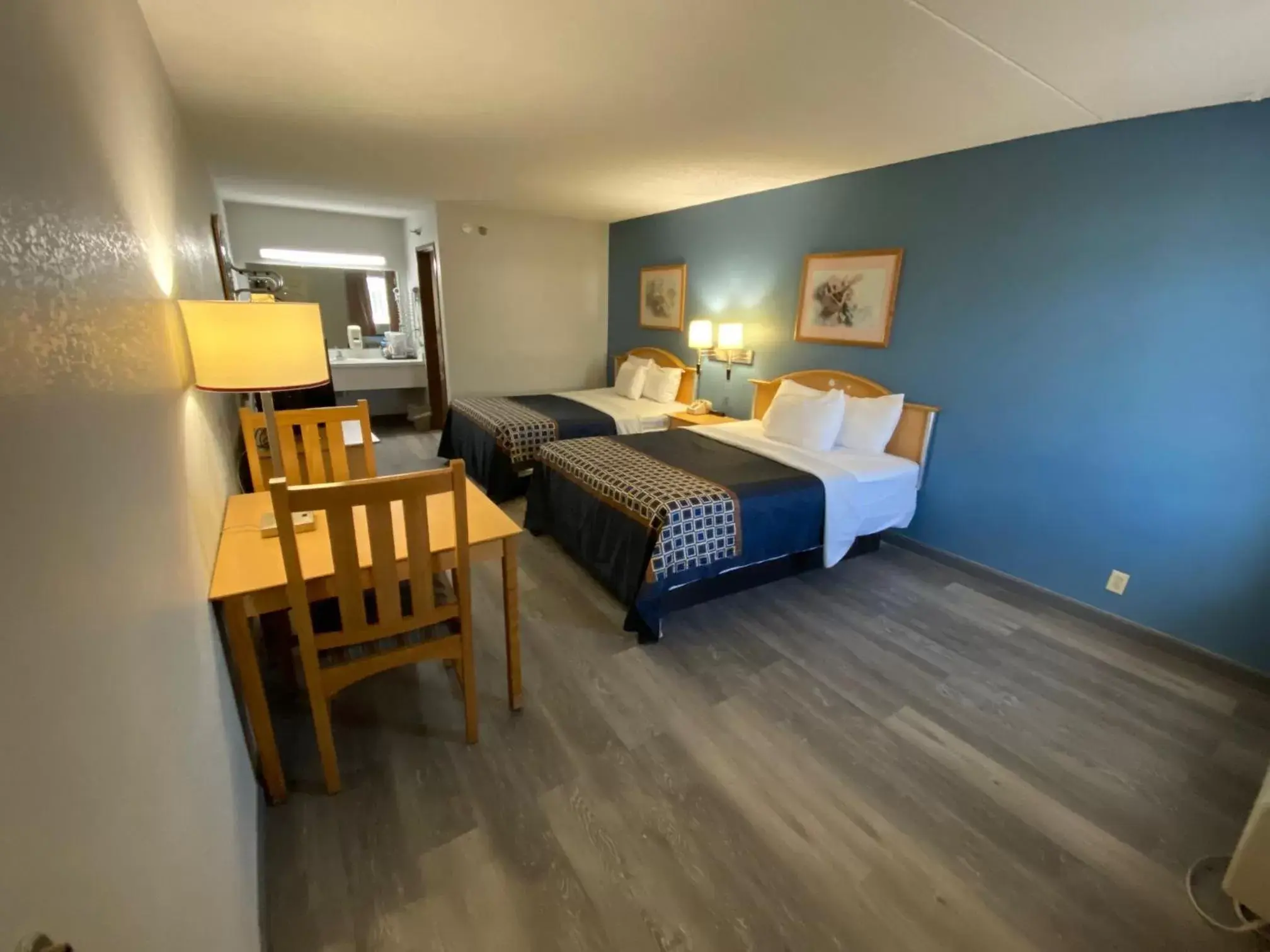 Smoking Double Queen - Upstairs in Serenity Inn Smoking Double Queen - Upstairs in Serenity Inn