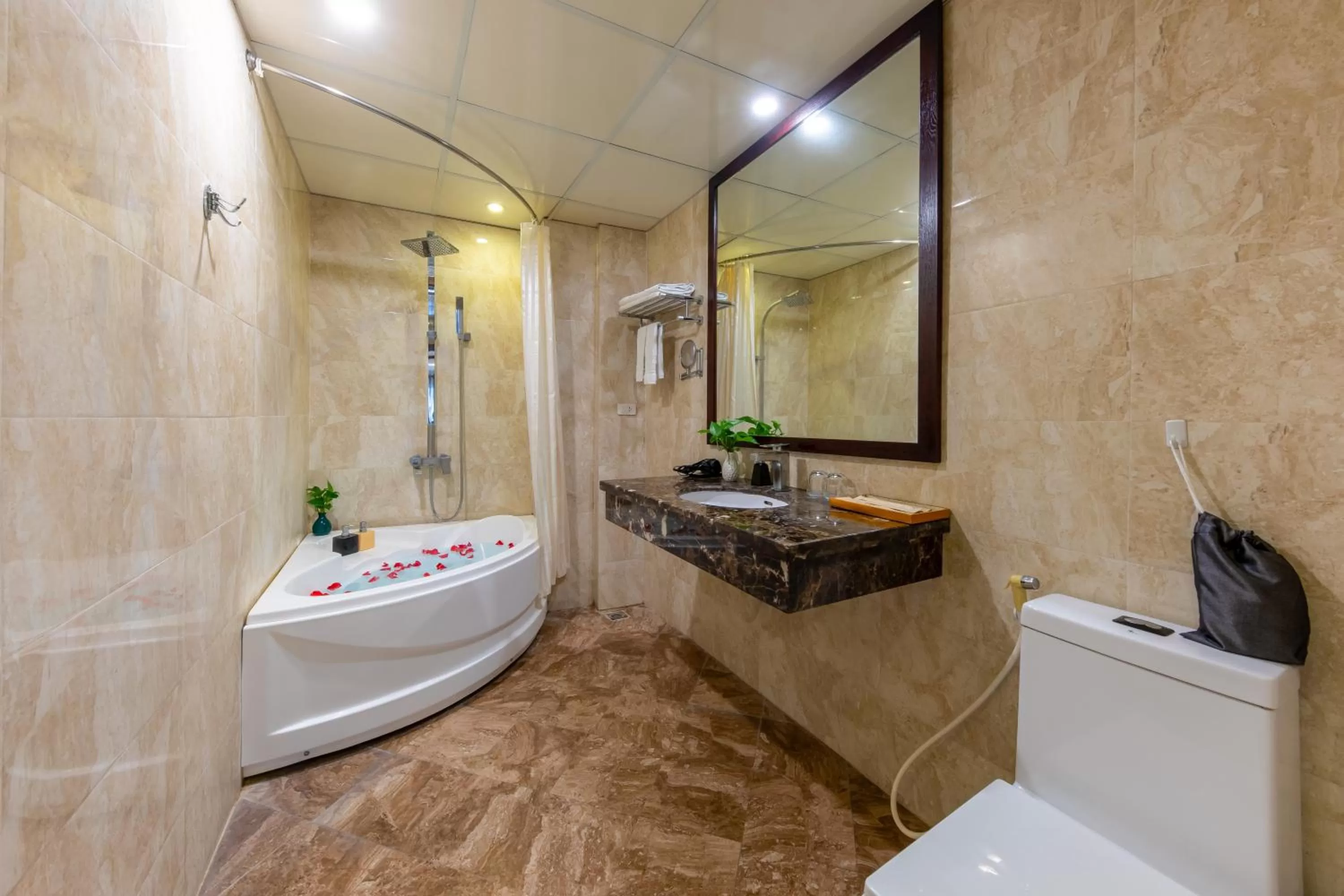 Shower in Babylon Grand Hotel & Spa