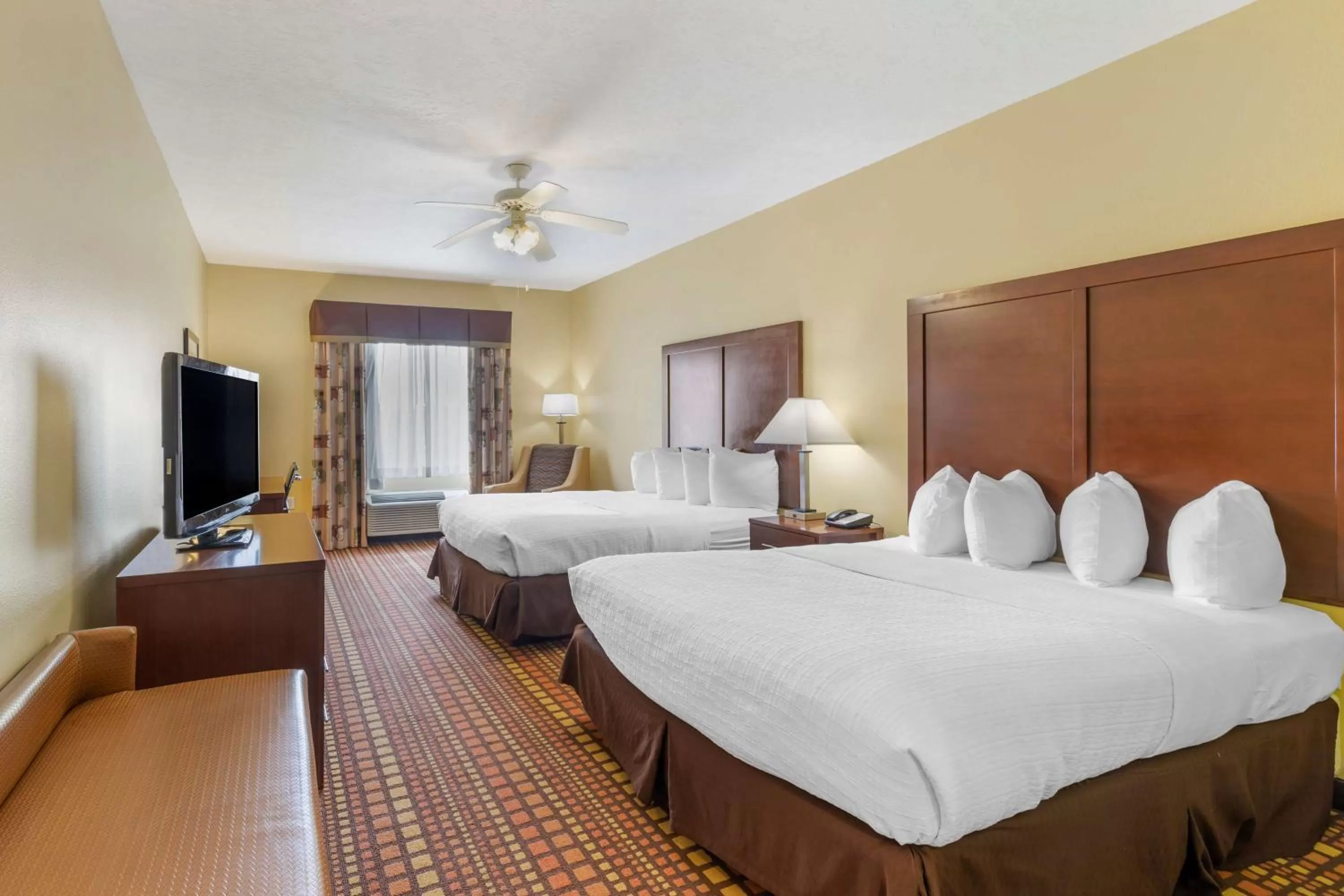 Bedroom, Bed in Best Western Plus Gadsden Hotel & Suites
