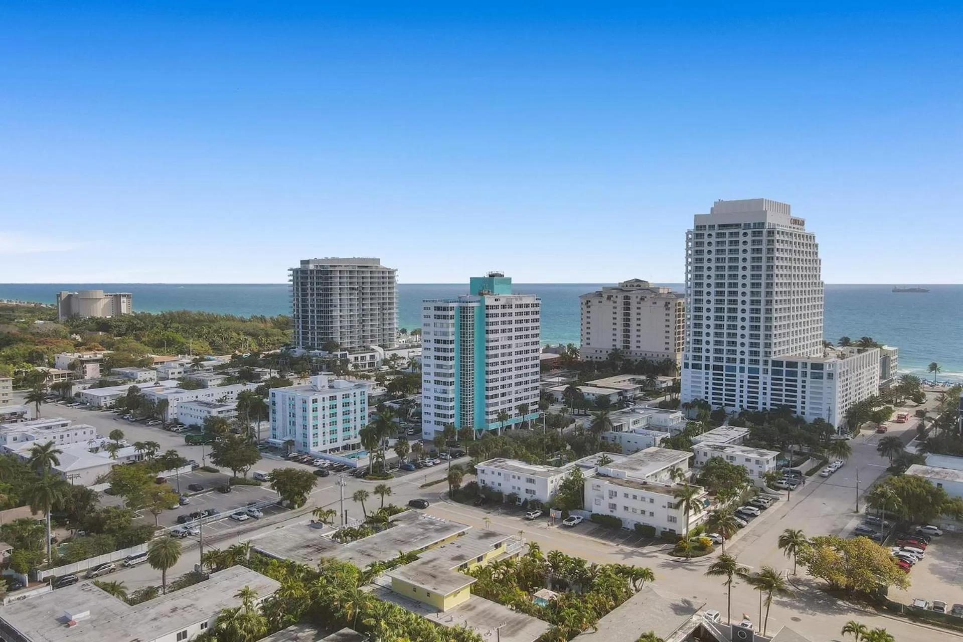 Neighbourhood in The Worthington Resorts - Clothing Optional - Men Only - Solo hombres