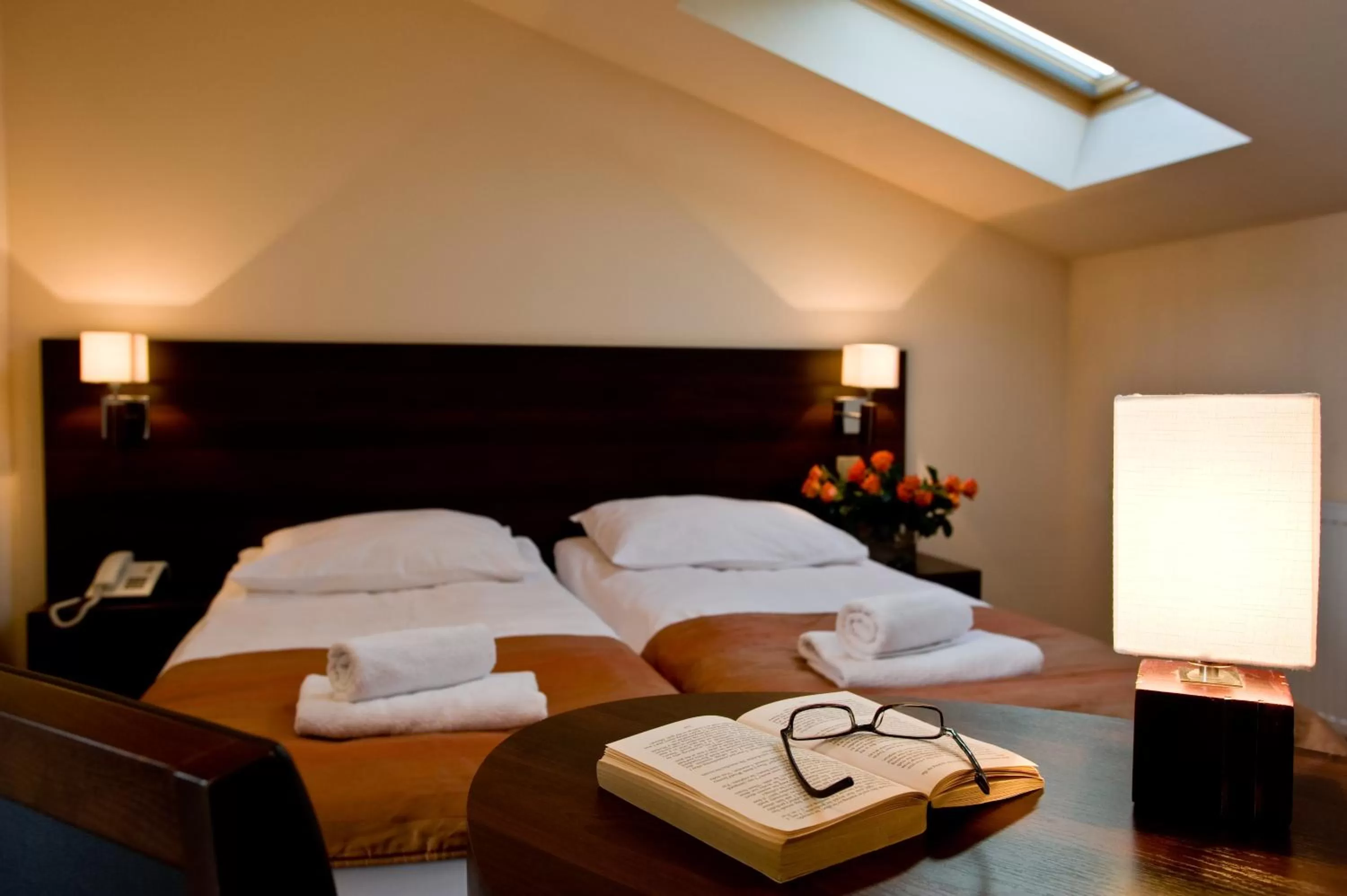 Bed in Spatz Aparthotel