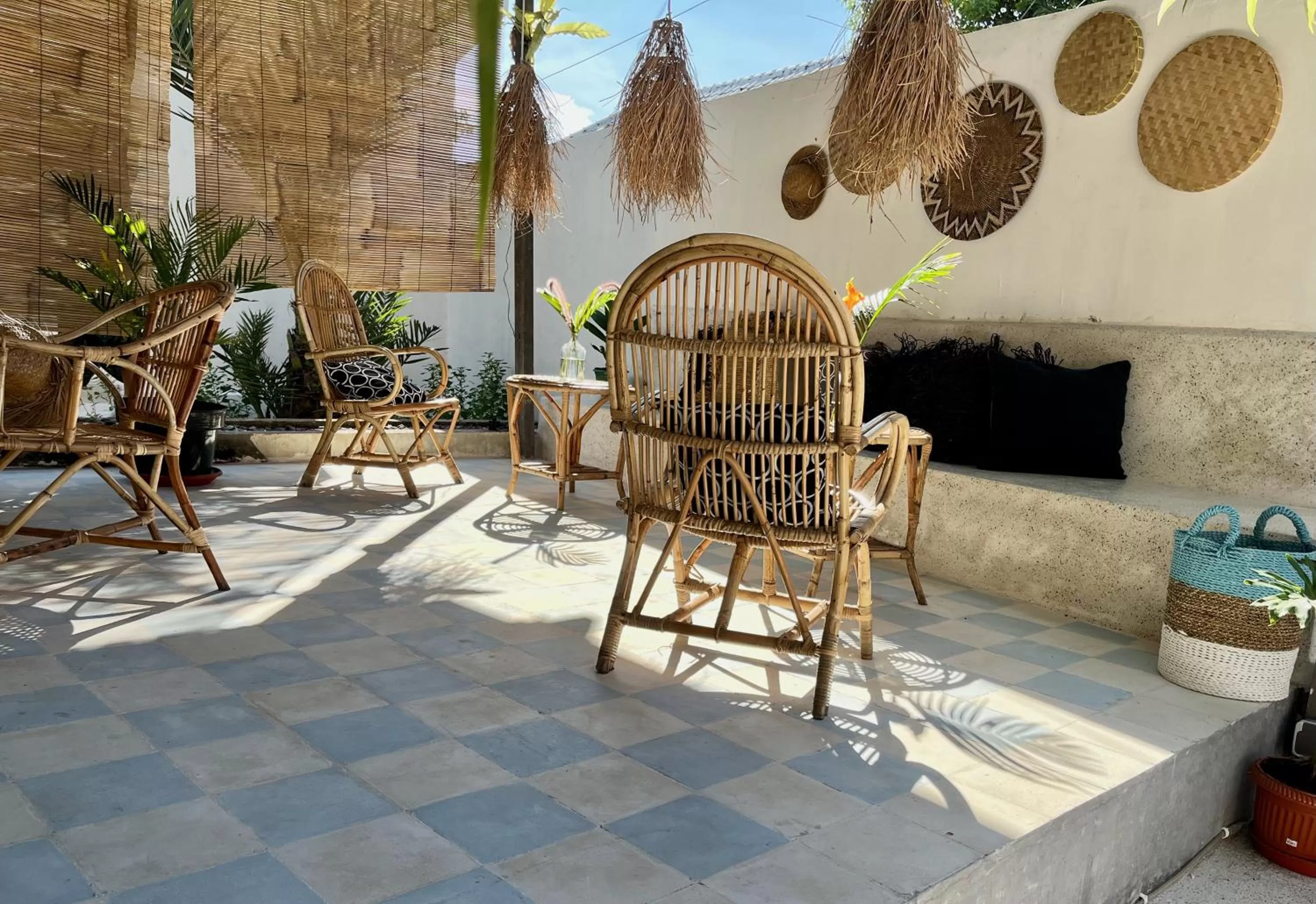 Communal lounge/ TV room in Omala Village Gili Air